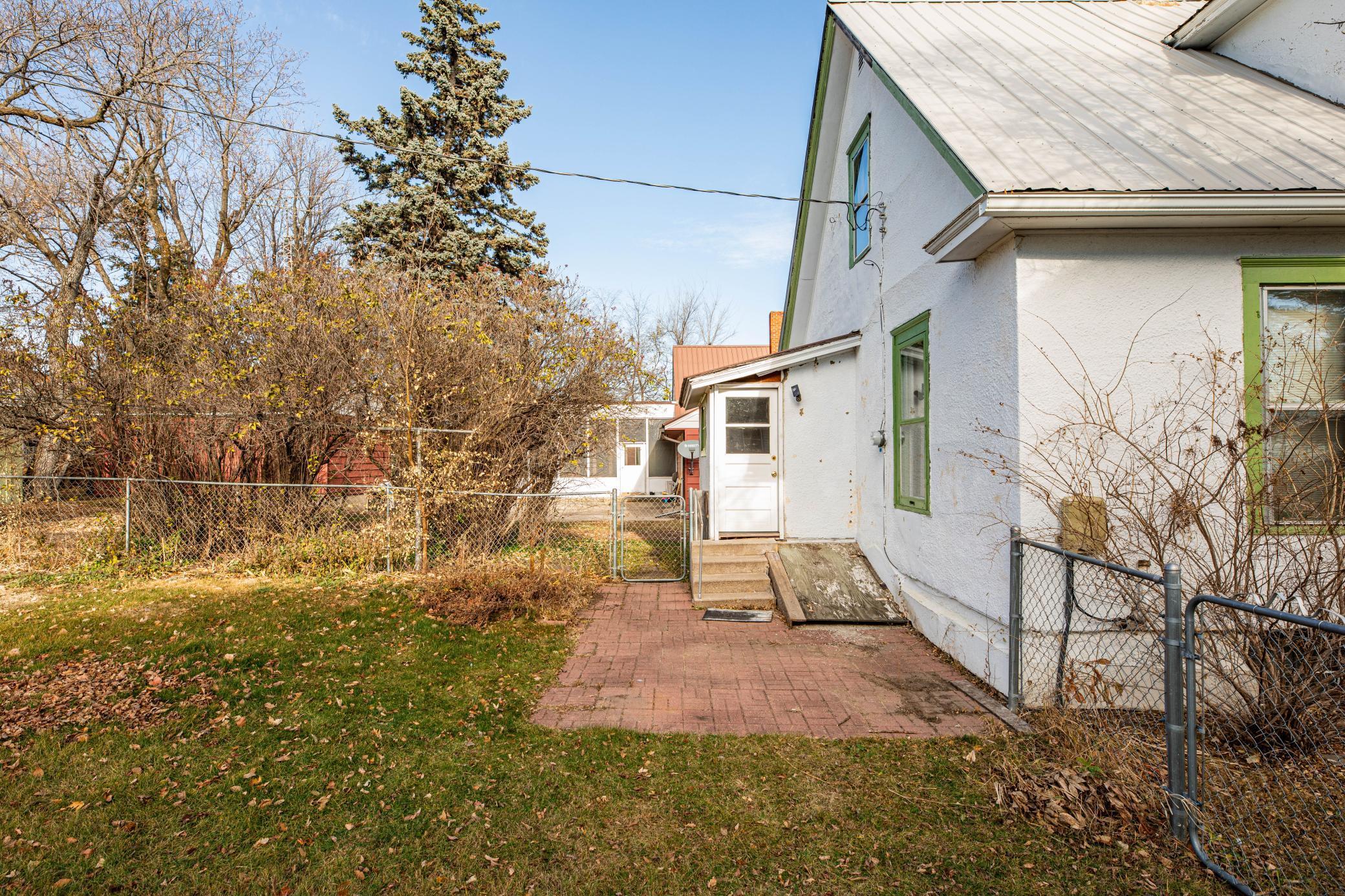608 Ash Street Property Photo 8