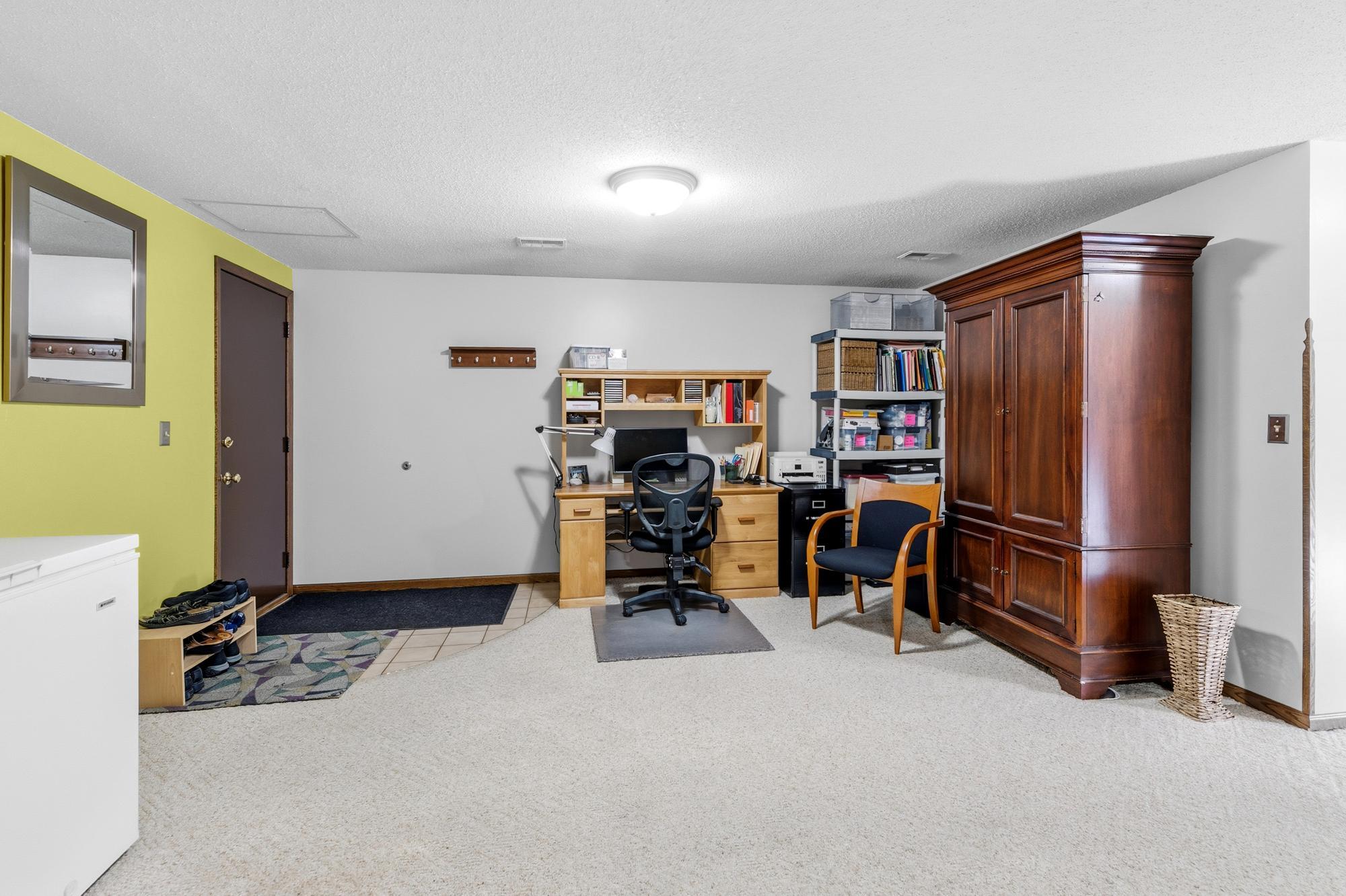 8135 Long Lake Road Property Photo 22