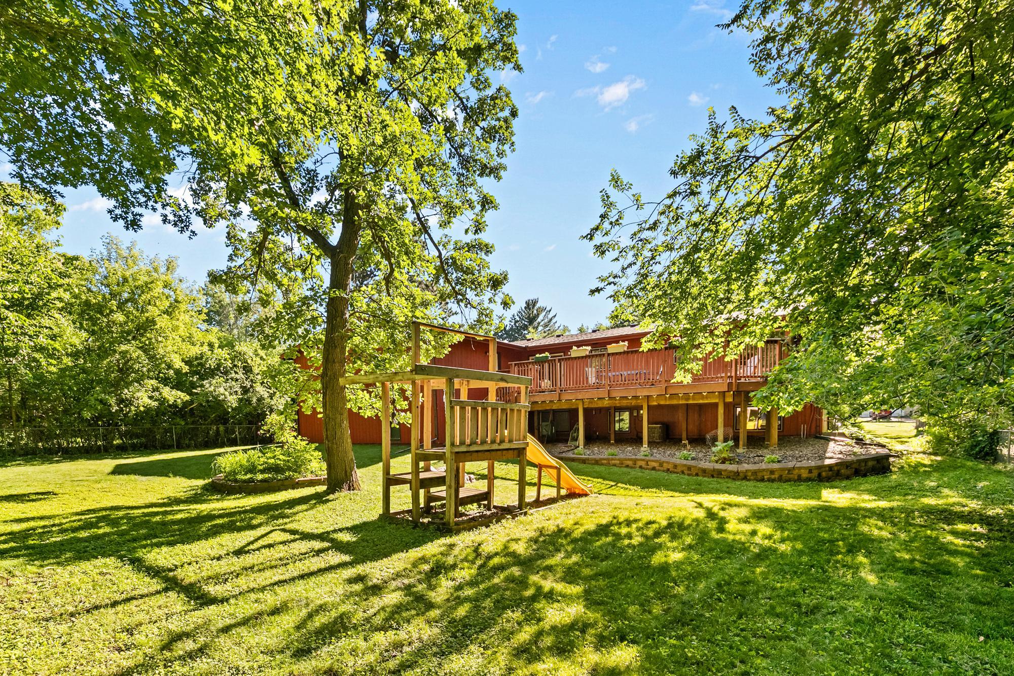 8135 Long Lake Road Property Photo 32