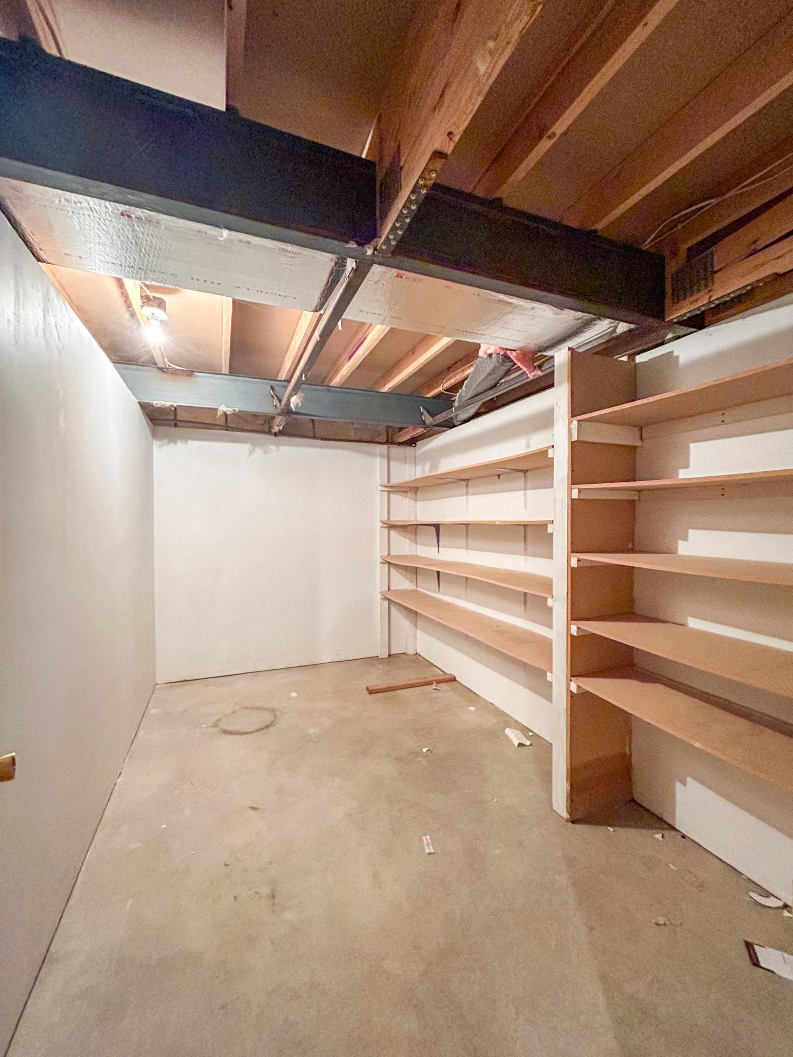 310 E Scott Street Property Photo 17