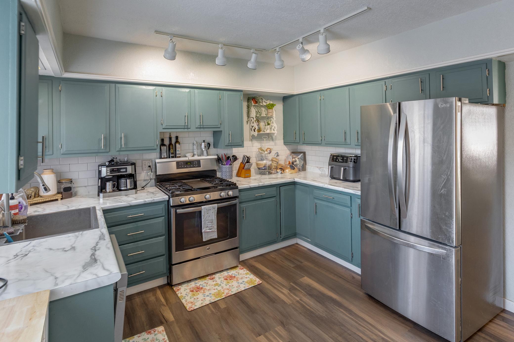 839 Bluff Avenue Property Photo 6