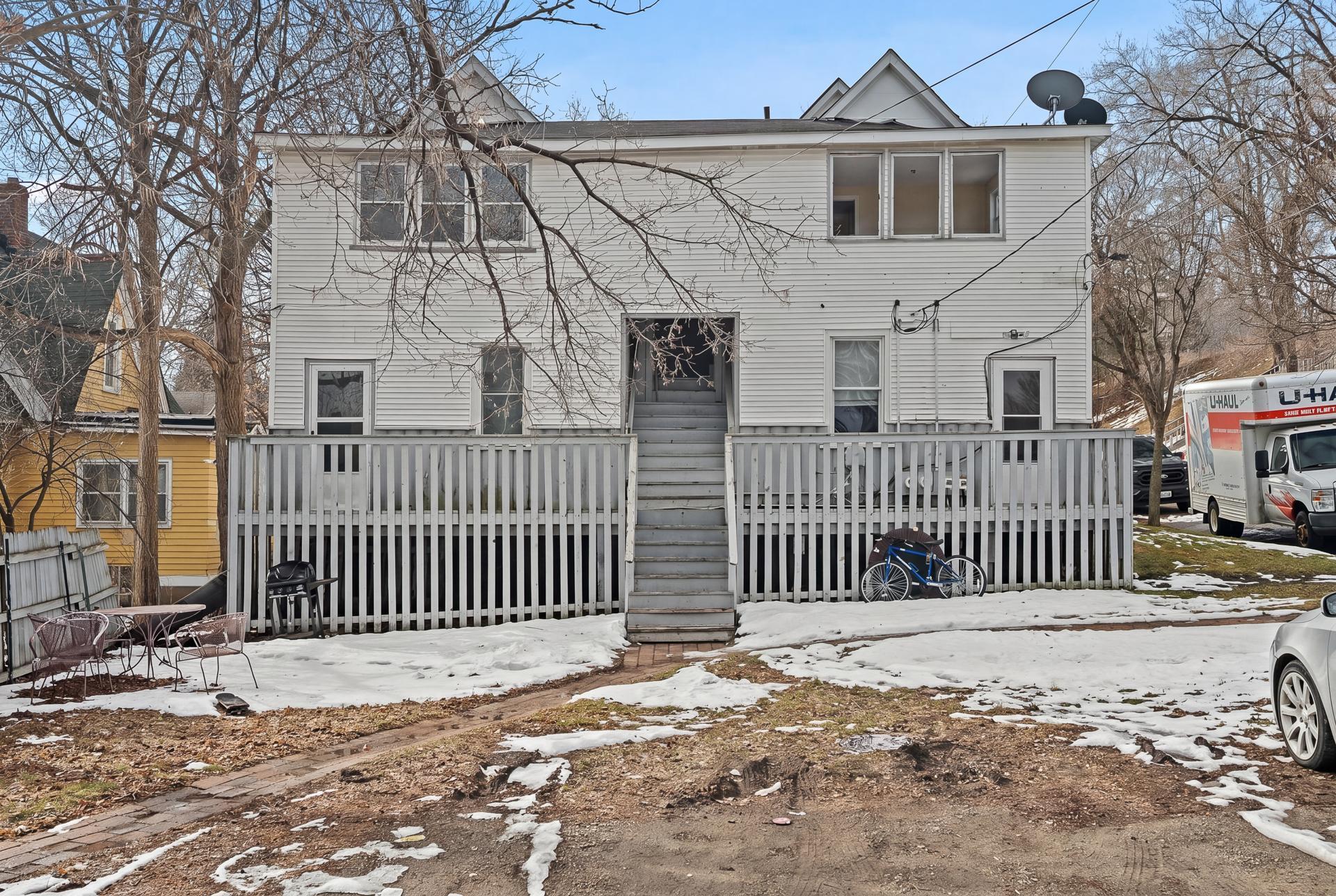 485 Belvidere Street E Property Photo 4