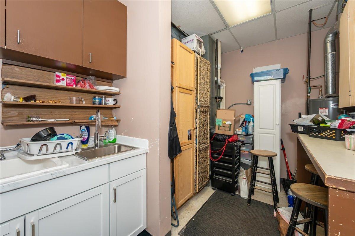222 N Central Avenue Property Photo 7