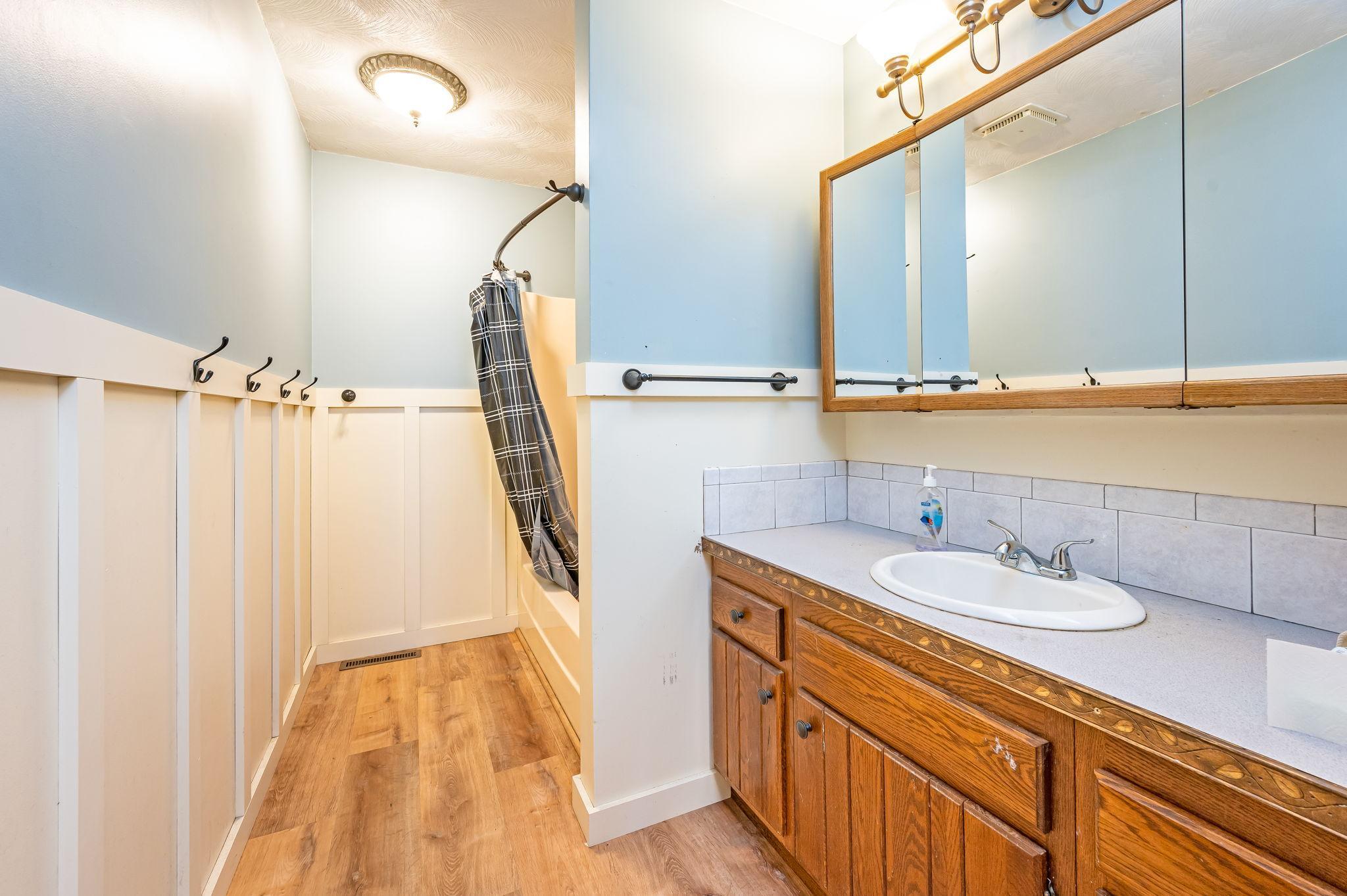 225 S 7th Avenue E E Property Photo 14