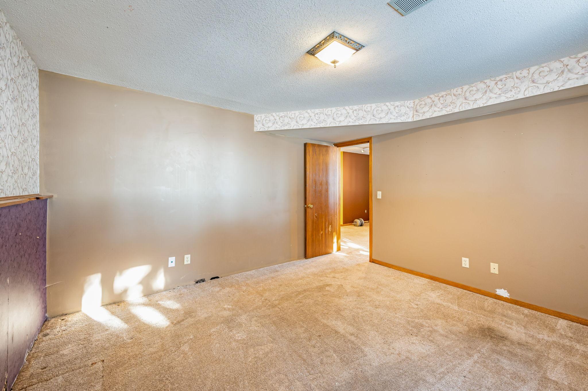 225 S 7th Avenue E E Property Photo 23