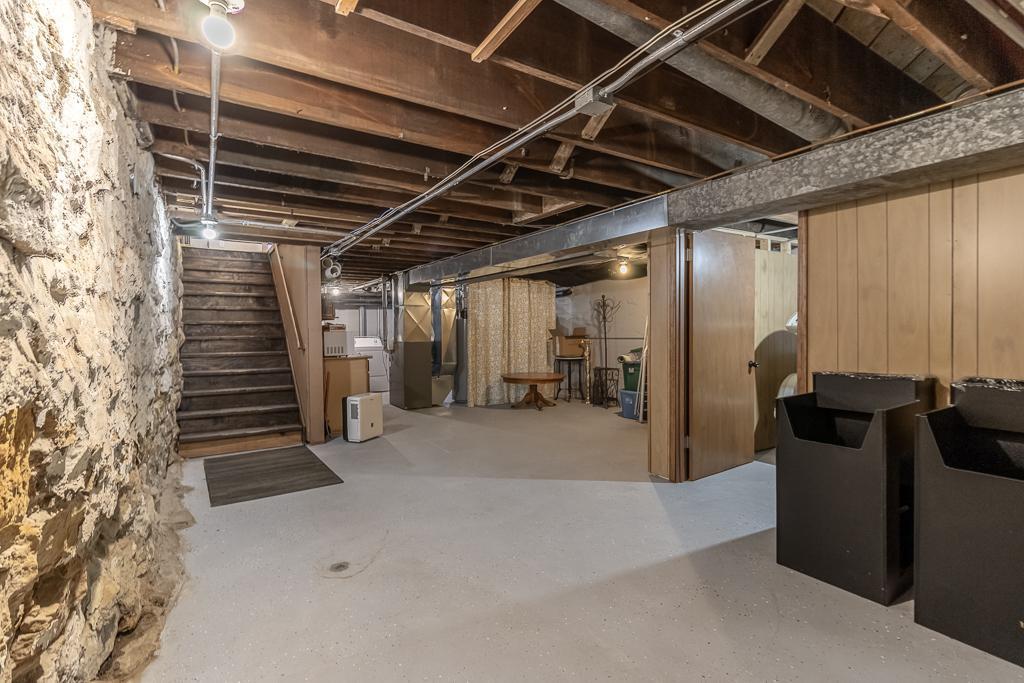 25 S Park Avenue Property Photo 23