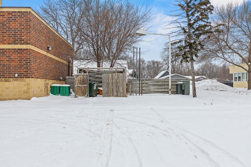 304 E College Drive Property Photo 19