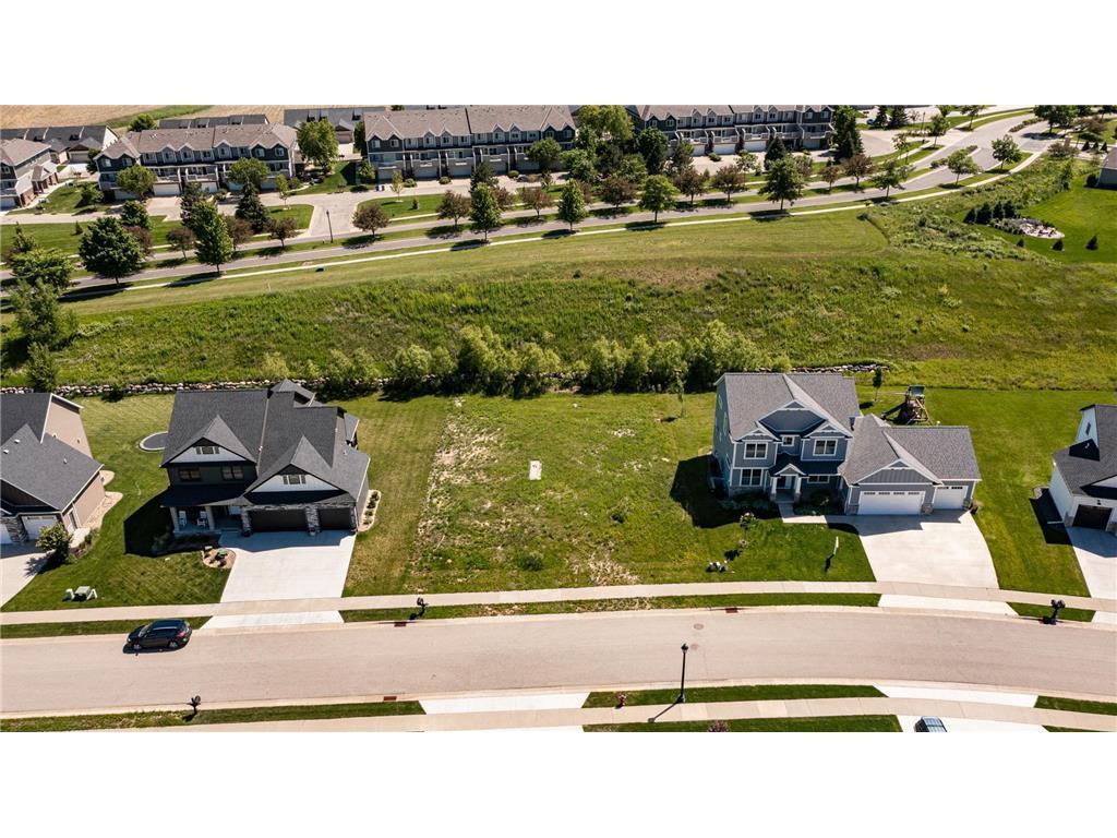 1004 Southwell Enclave Ne Property Photo 3