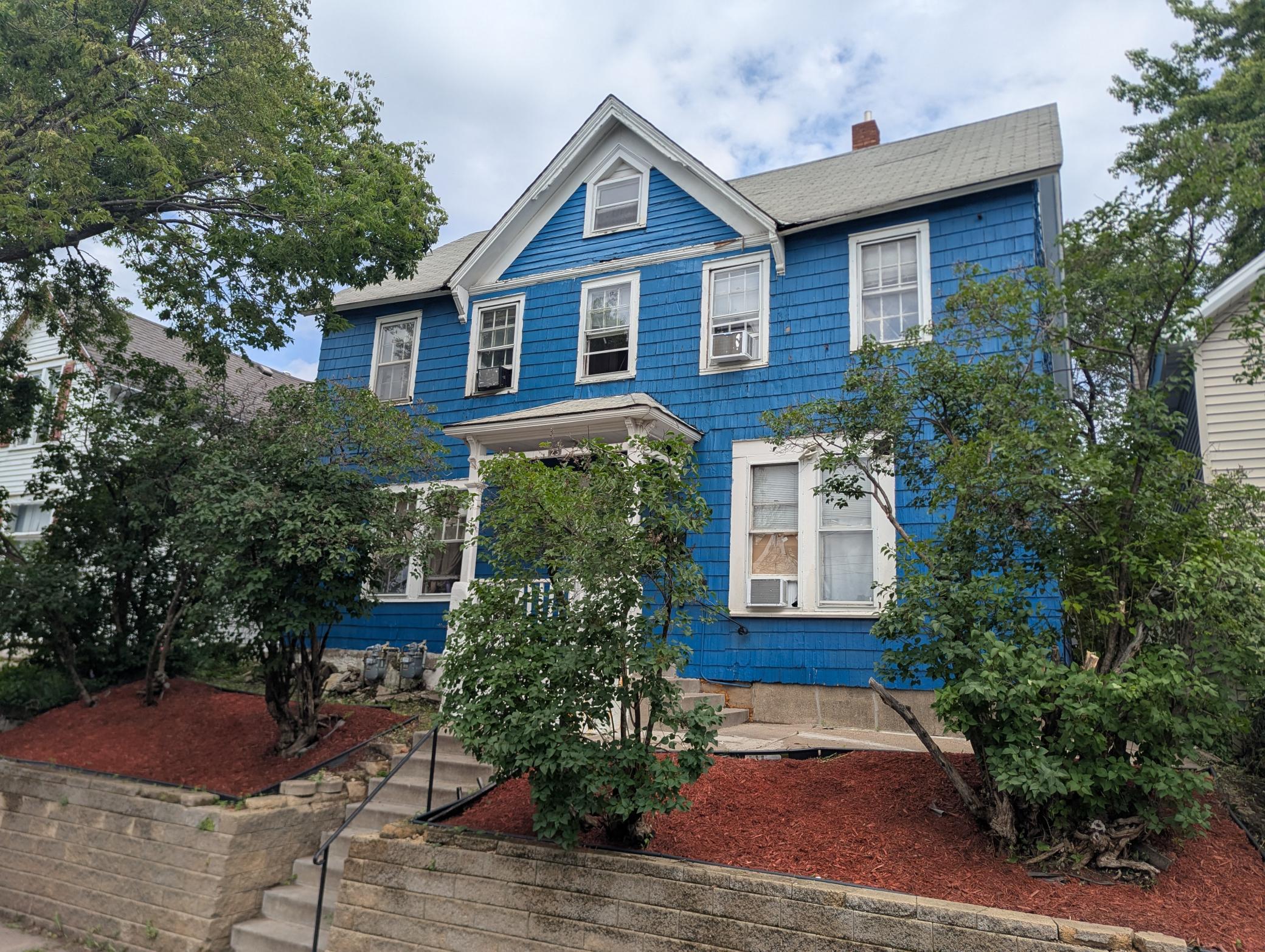 23 Acker Street W Property Photo 2