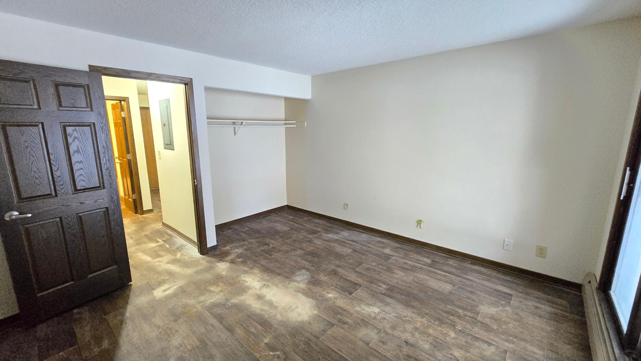 35 Nathan Lane N 114 Property Photo 10