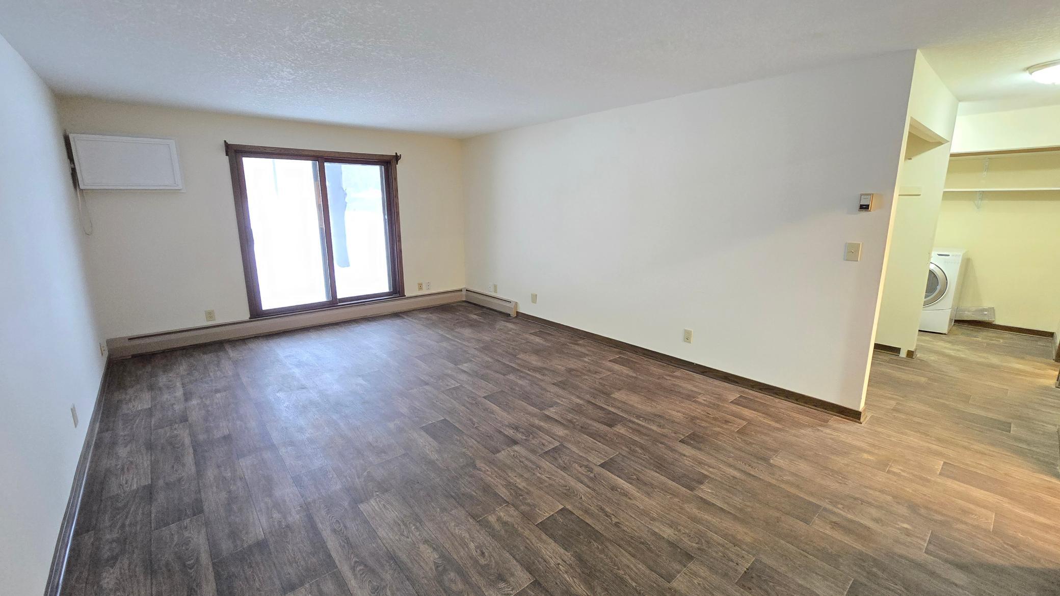 35 Nathan Lane N 114 Property Photo 13