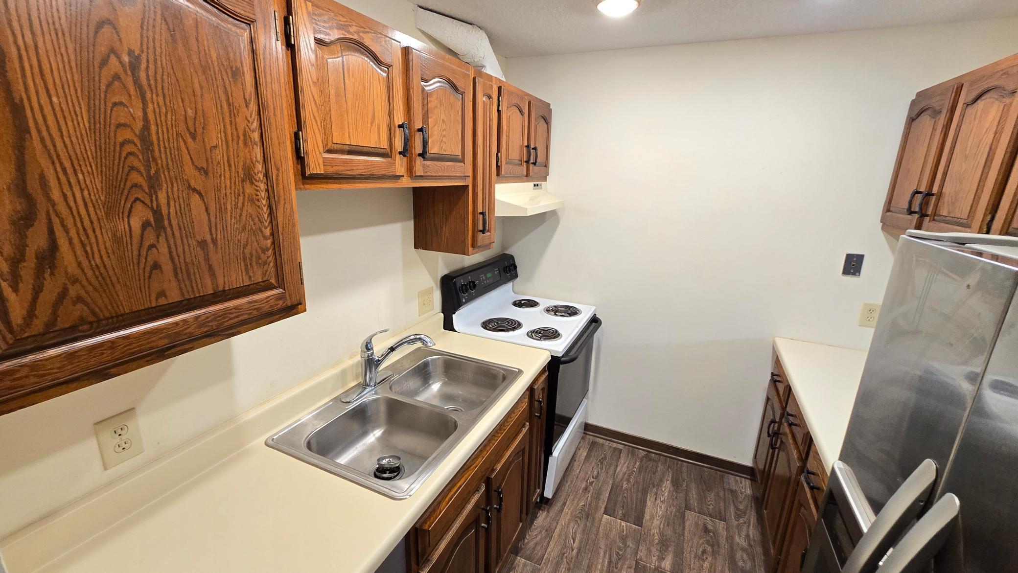 35 Nathan Lane N 114 Property Photo 15