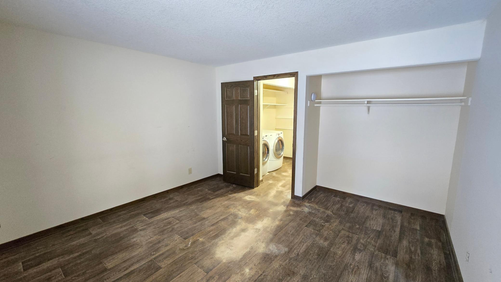 35 Nathan Lane N 114 Property Photo 21