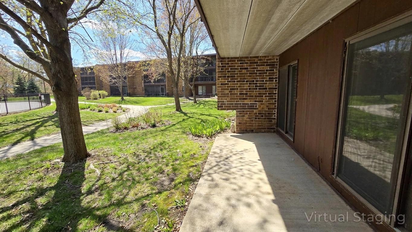 35 Nathan Lane N 114 Property Photo 22