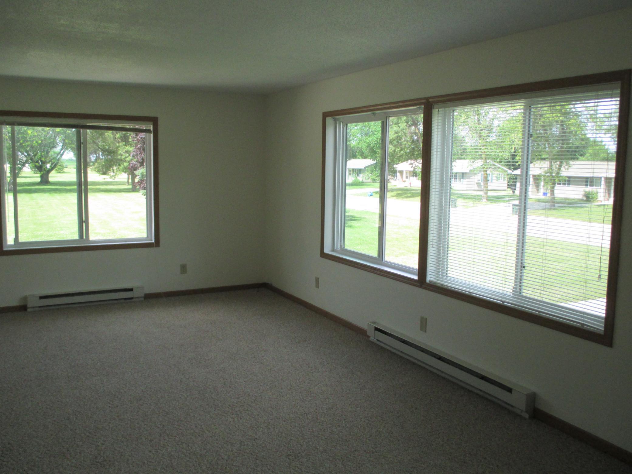 512 Maple Lane Property Photo 3