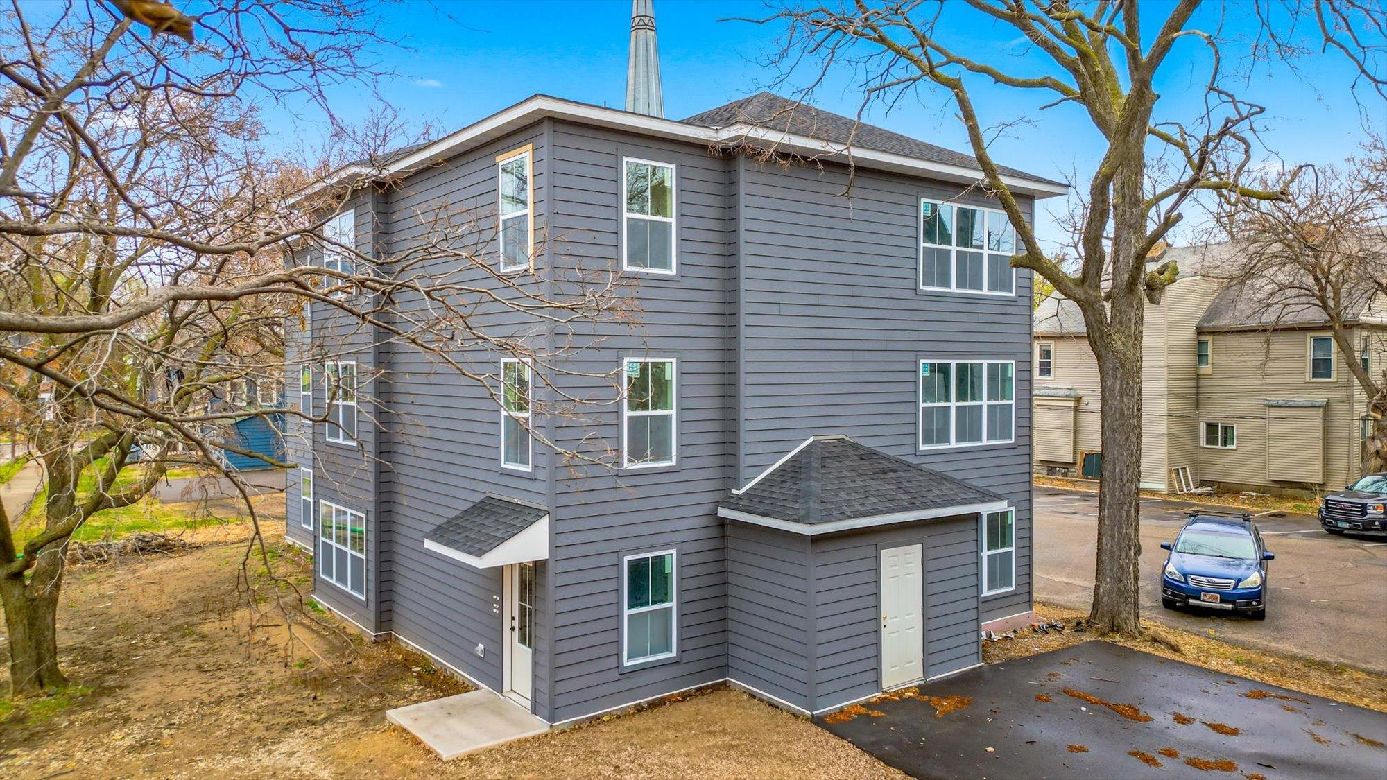 814 6th Street Se Property Photo 1