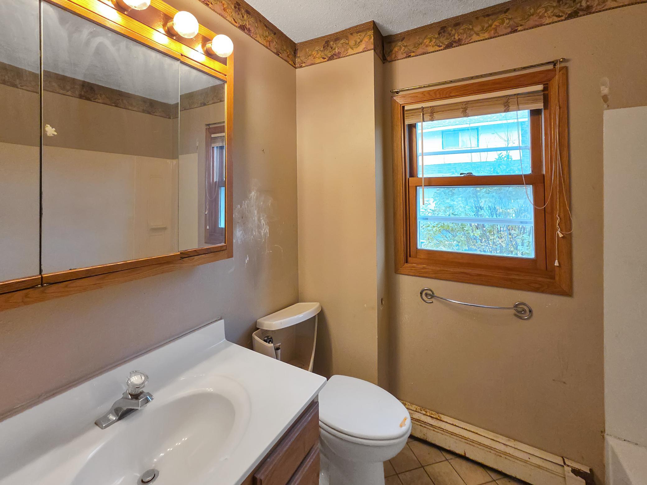 939 Duluth Avenue N Property Photo 15