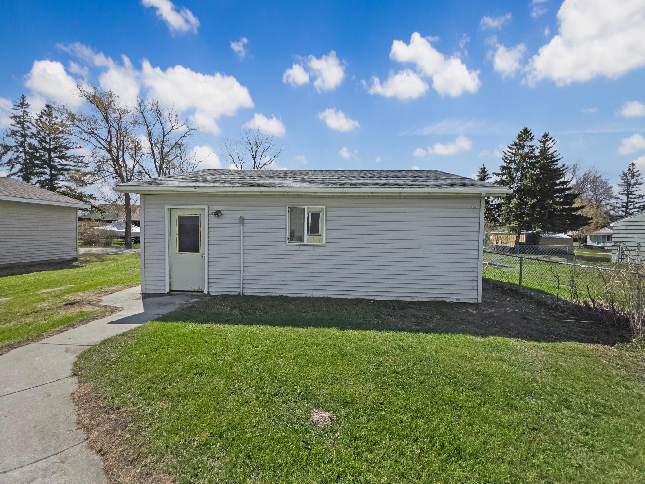 939 Duluth Avenue N Property Photo 22