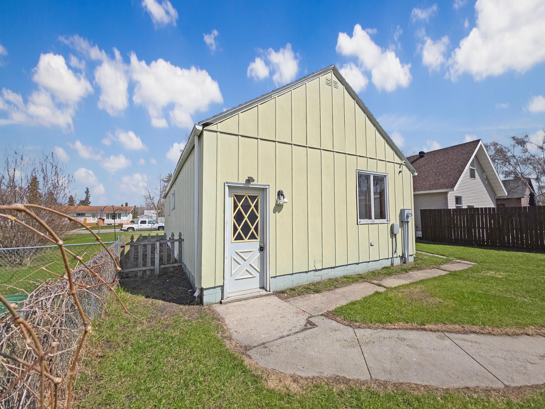 939 Duluth Avenue N Property Photo 23