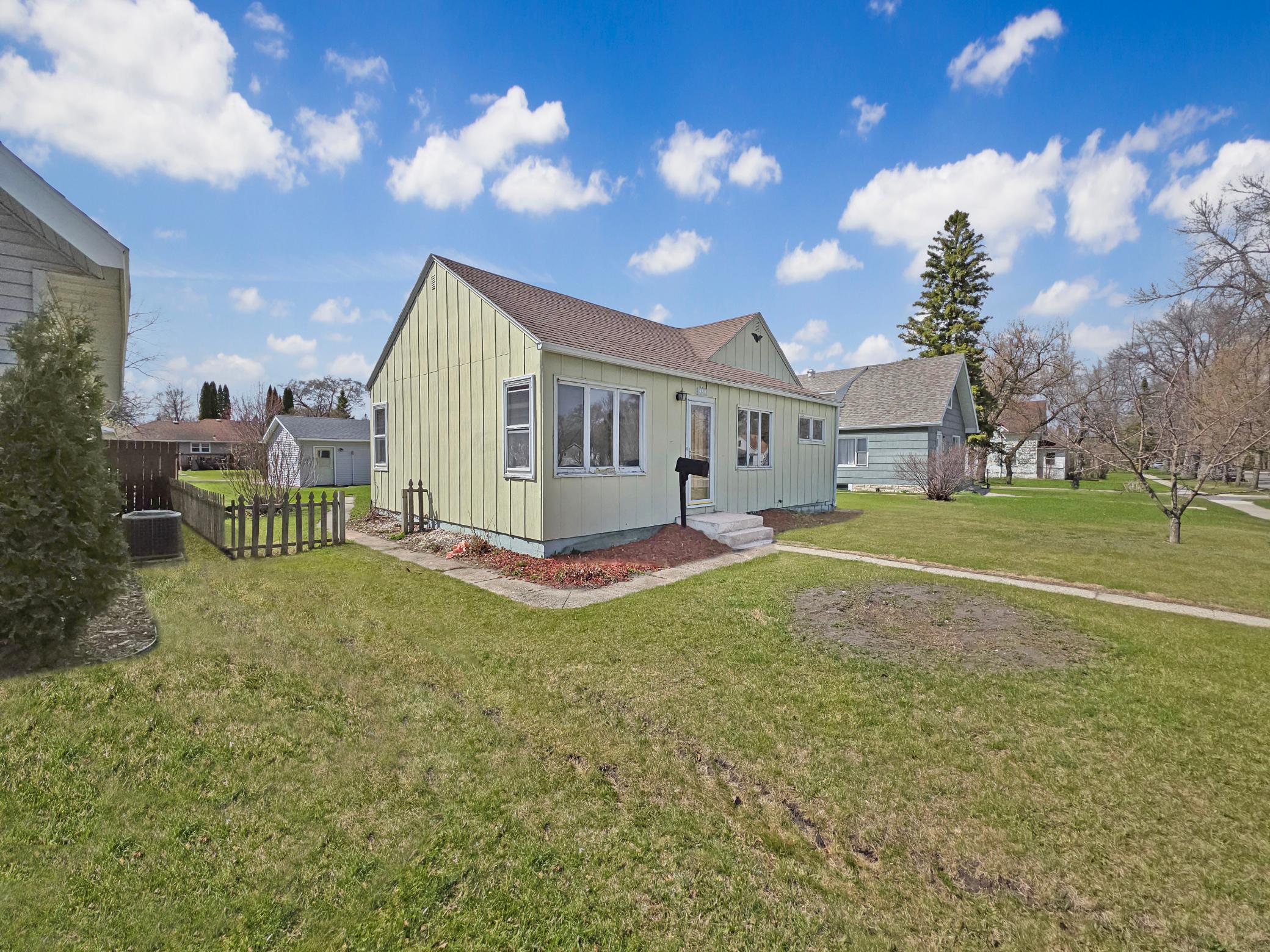 939 Duluth Avenue N Property Photo 26