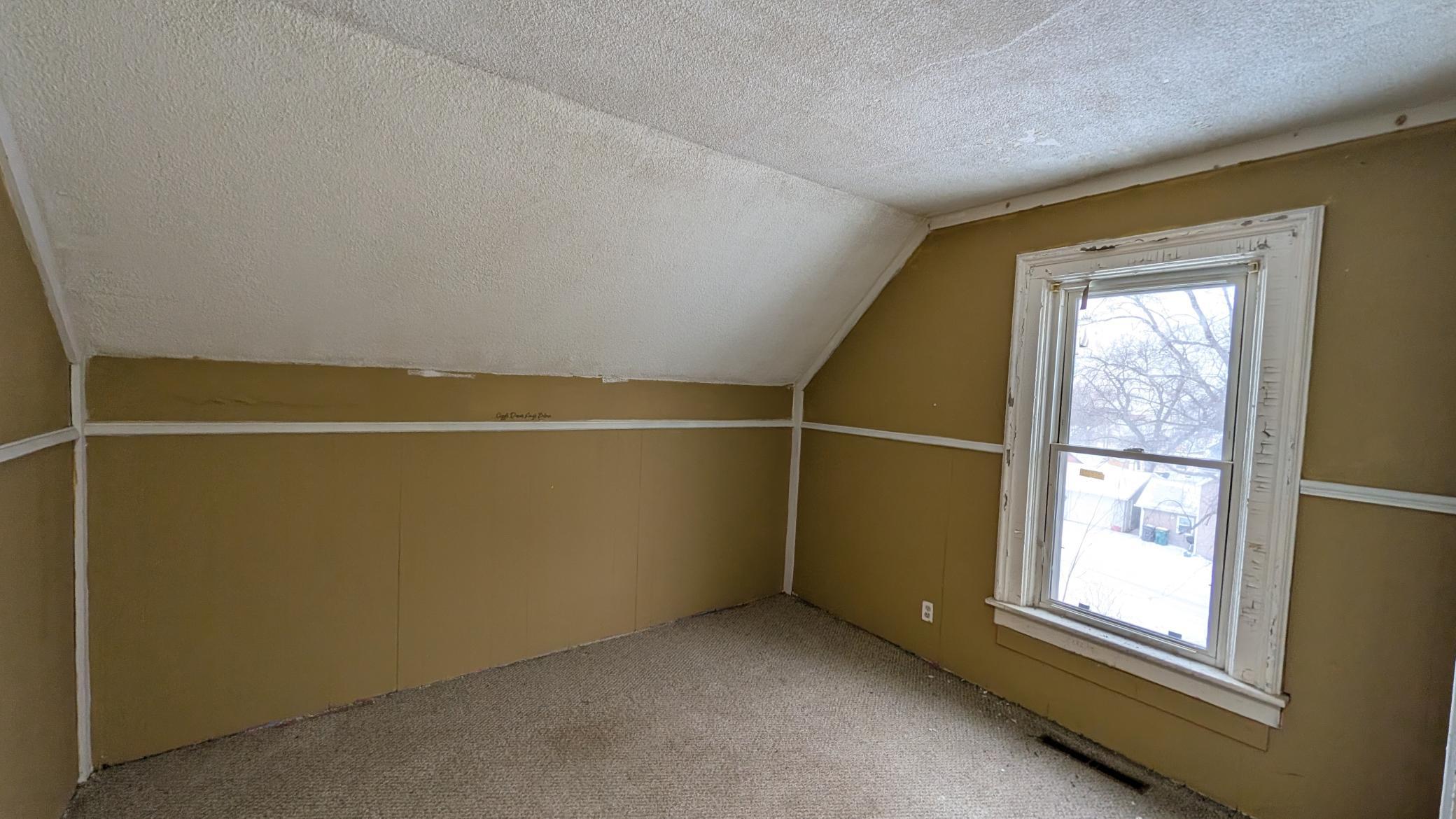 112 Bluff Street E Property Photo 10