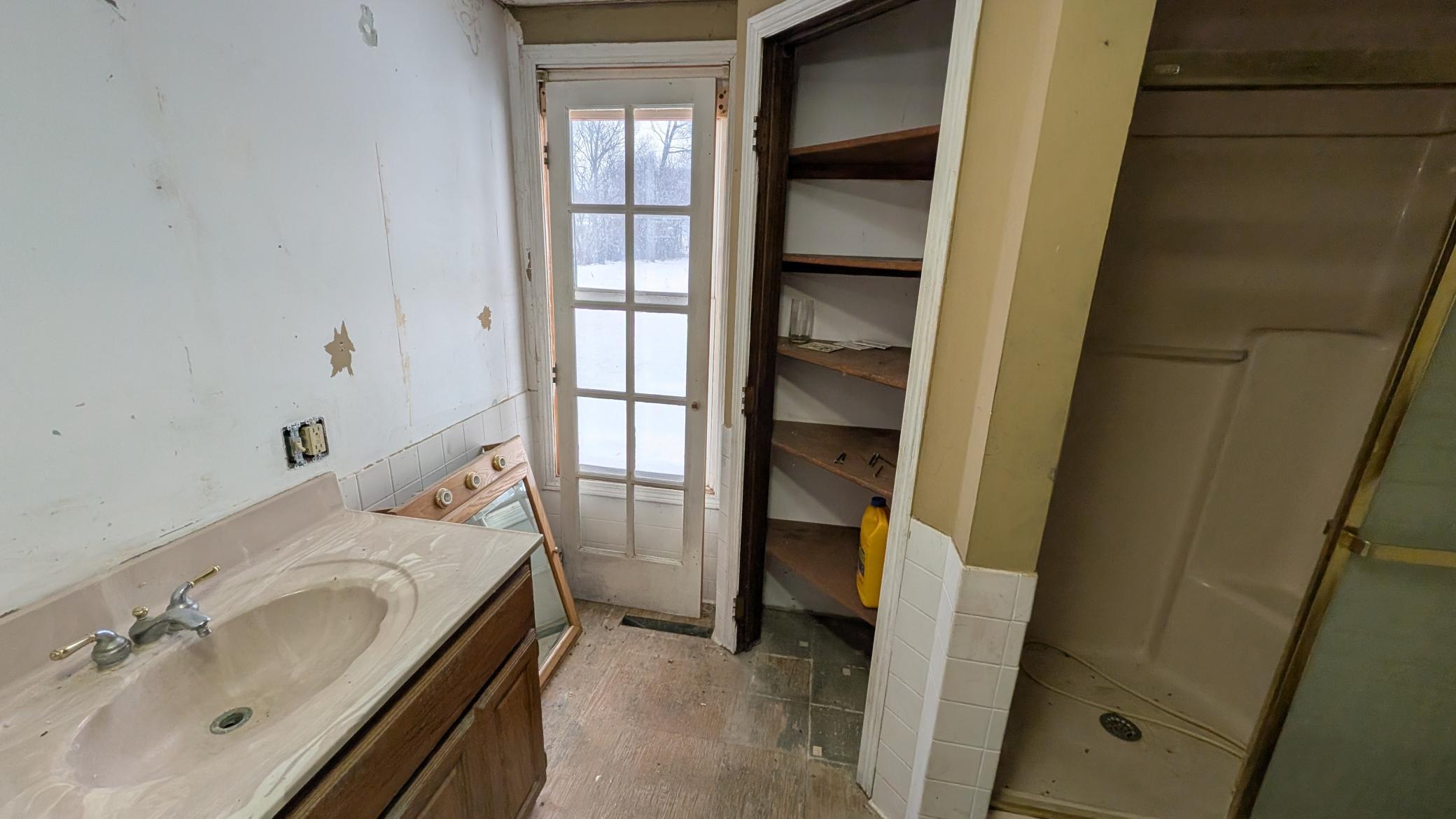 112 Bluff Street E Property Photo 14