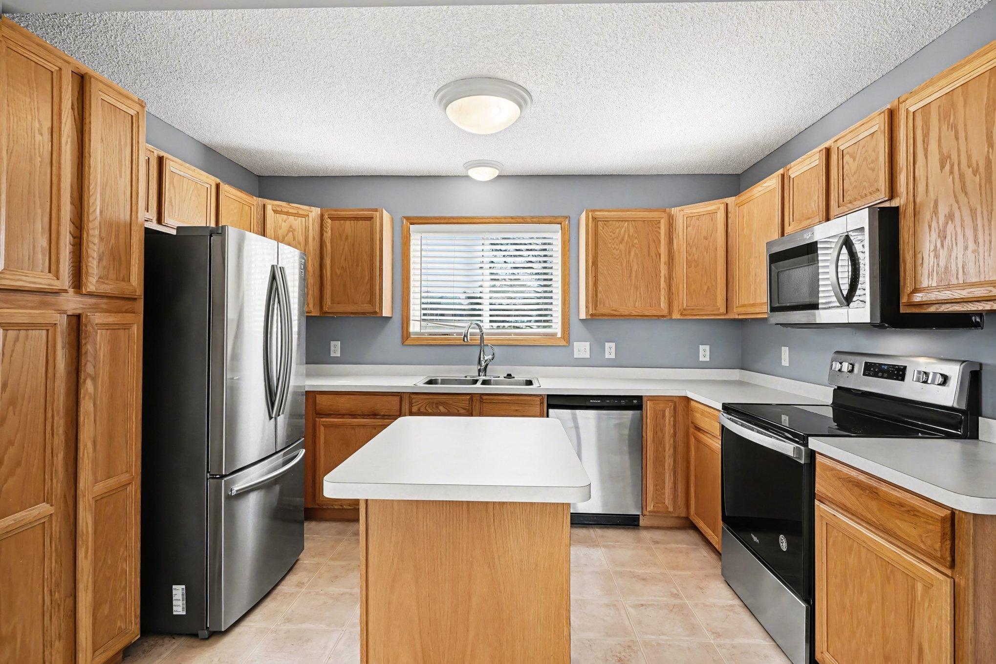 13900 Glendale Trail Property Photo 4