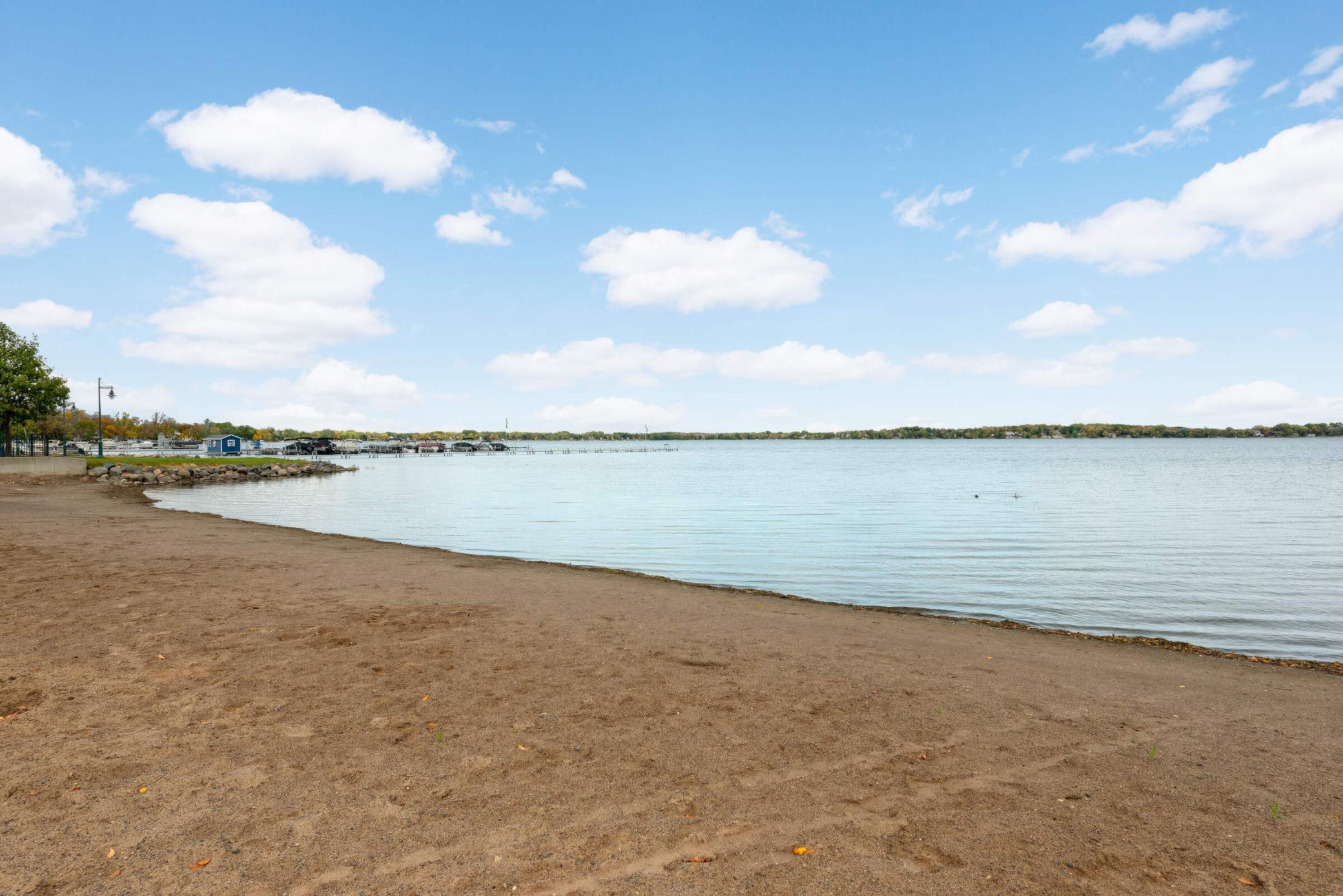 744 N Shore Drive Property Photo 4