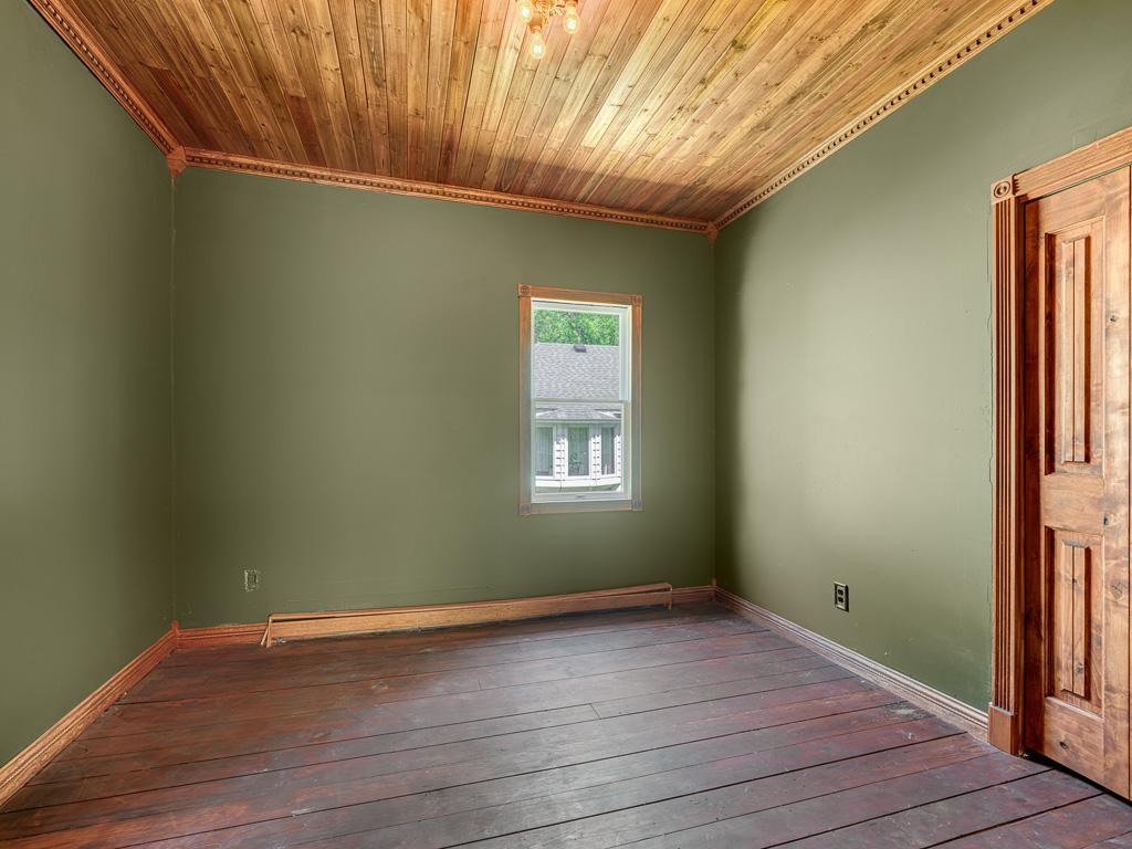 744 N Shore Drive Property Photo 12