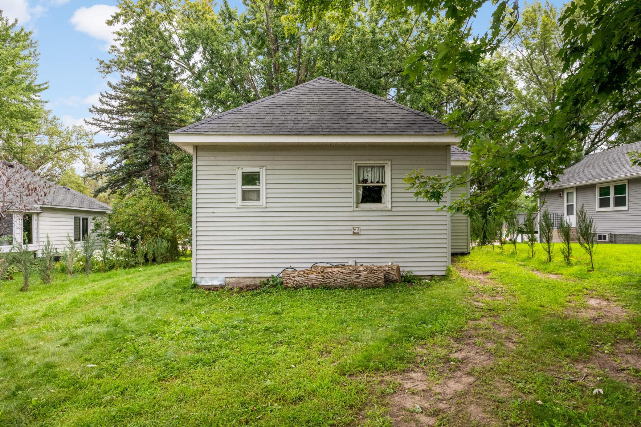 744 N Shore Drive Property Photo 17
