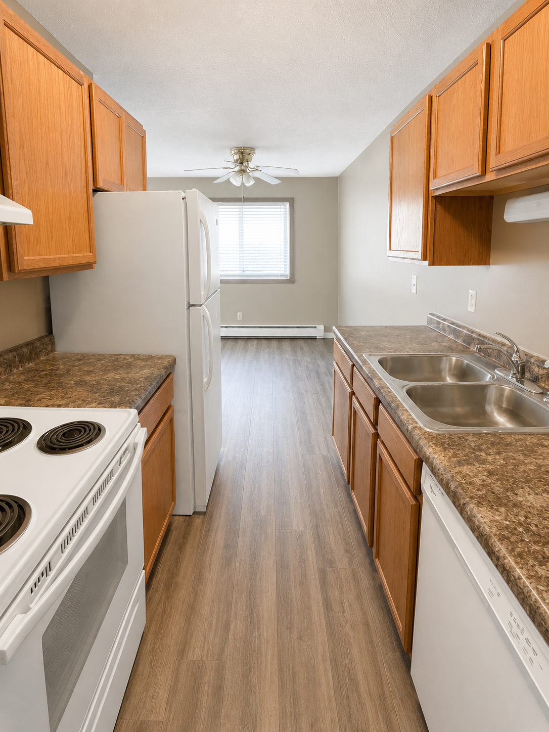 901 Pearl Avenue 208 Property Photo 2