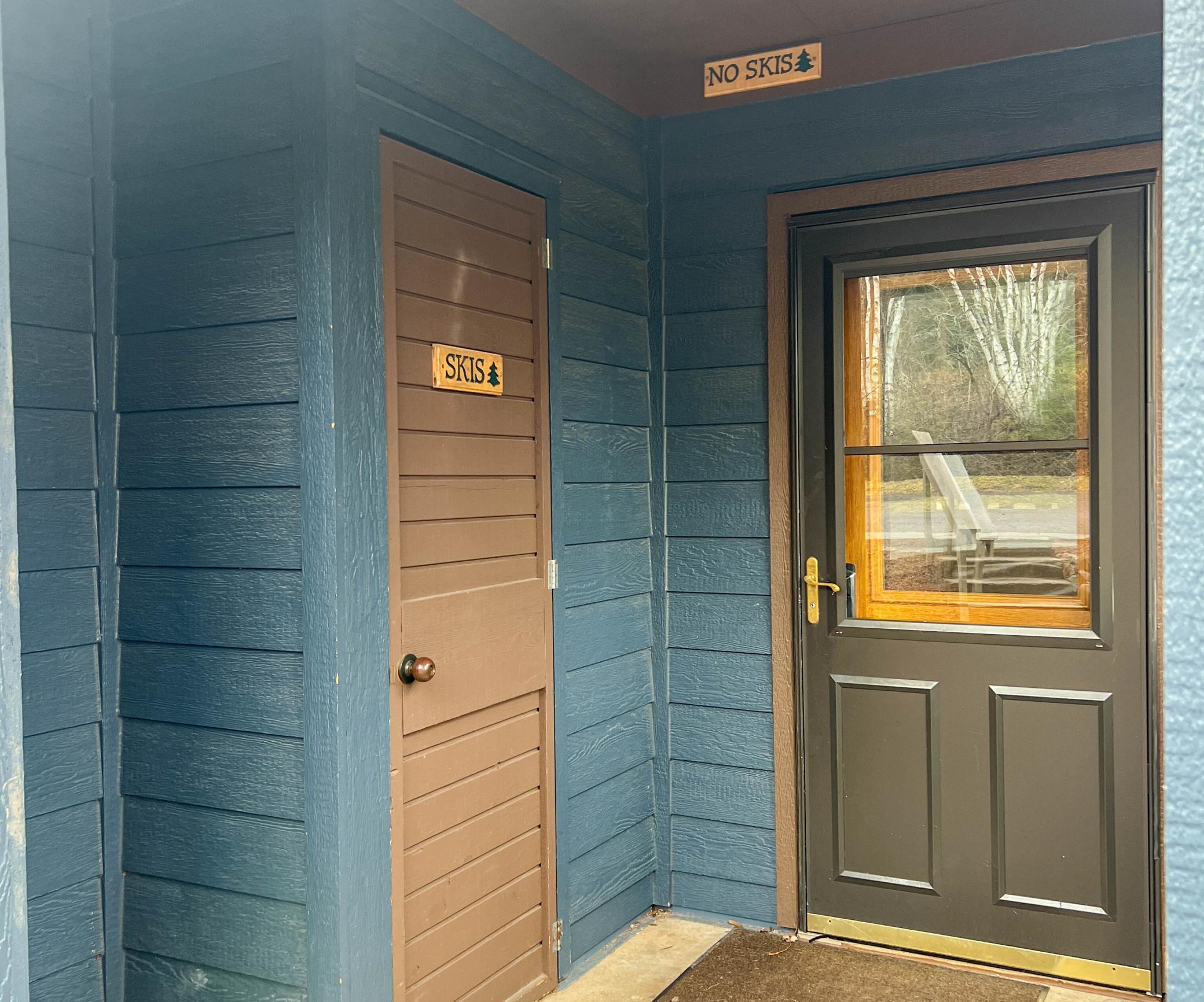 529 Moose Mountain Drive Property Photo 3