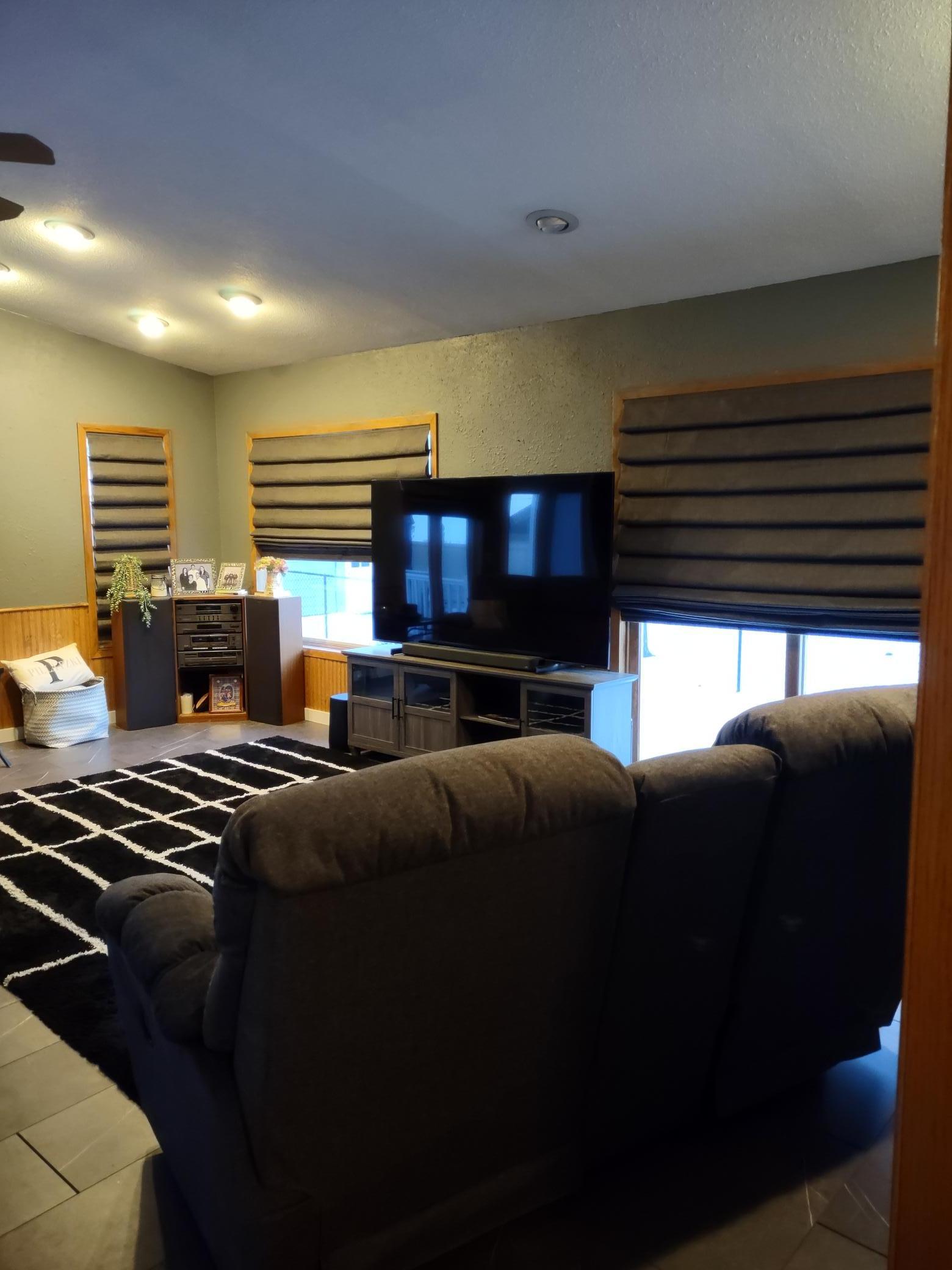 842 Western Avenue Property Photo 12