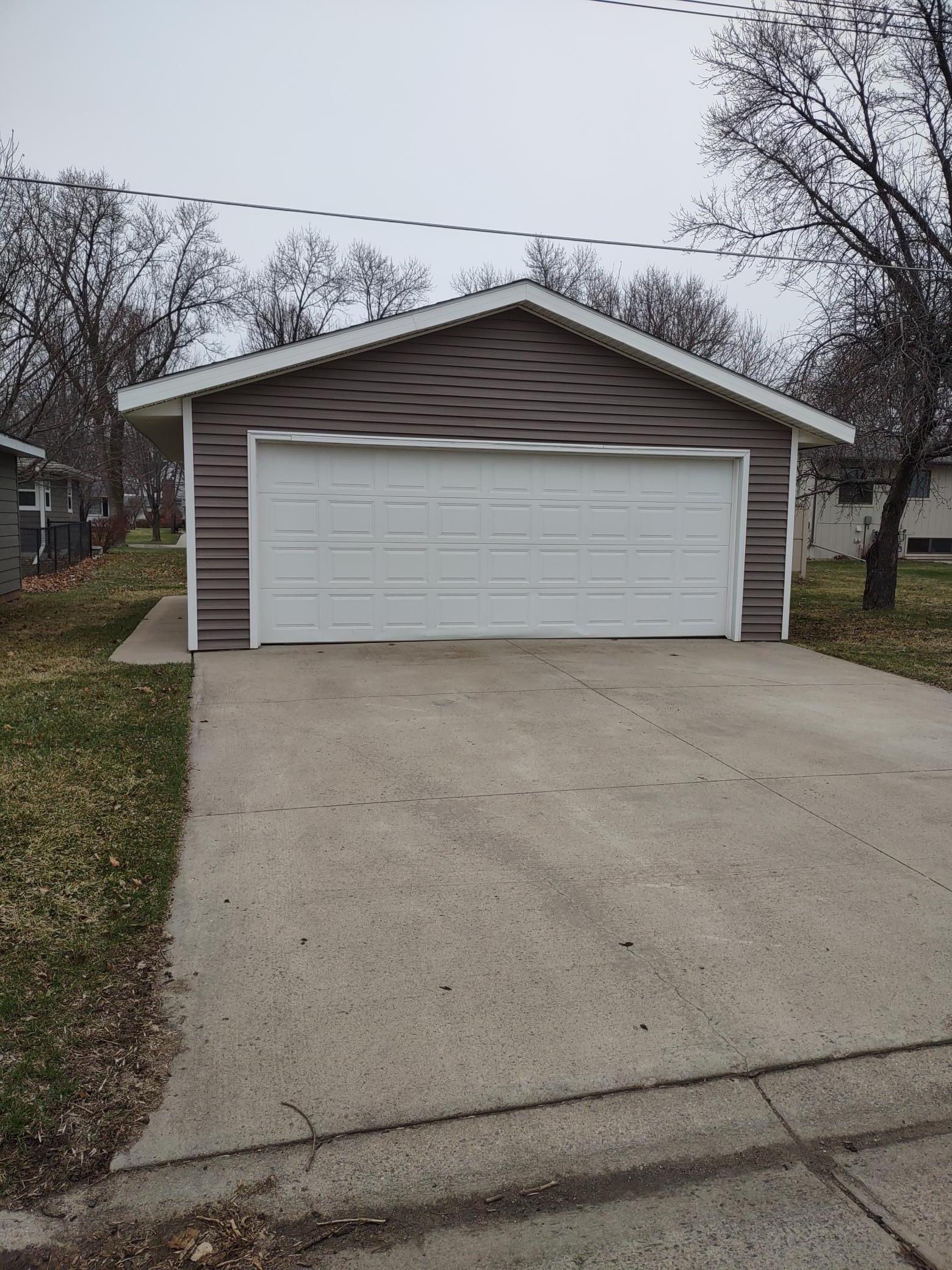 842 Western Avenue Property Photo 24