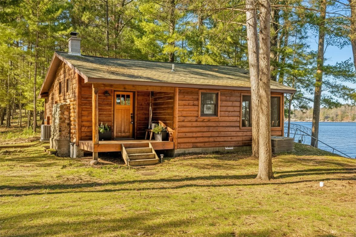2922 E Long Lake Road Property Photo 1
