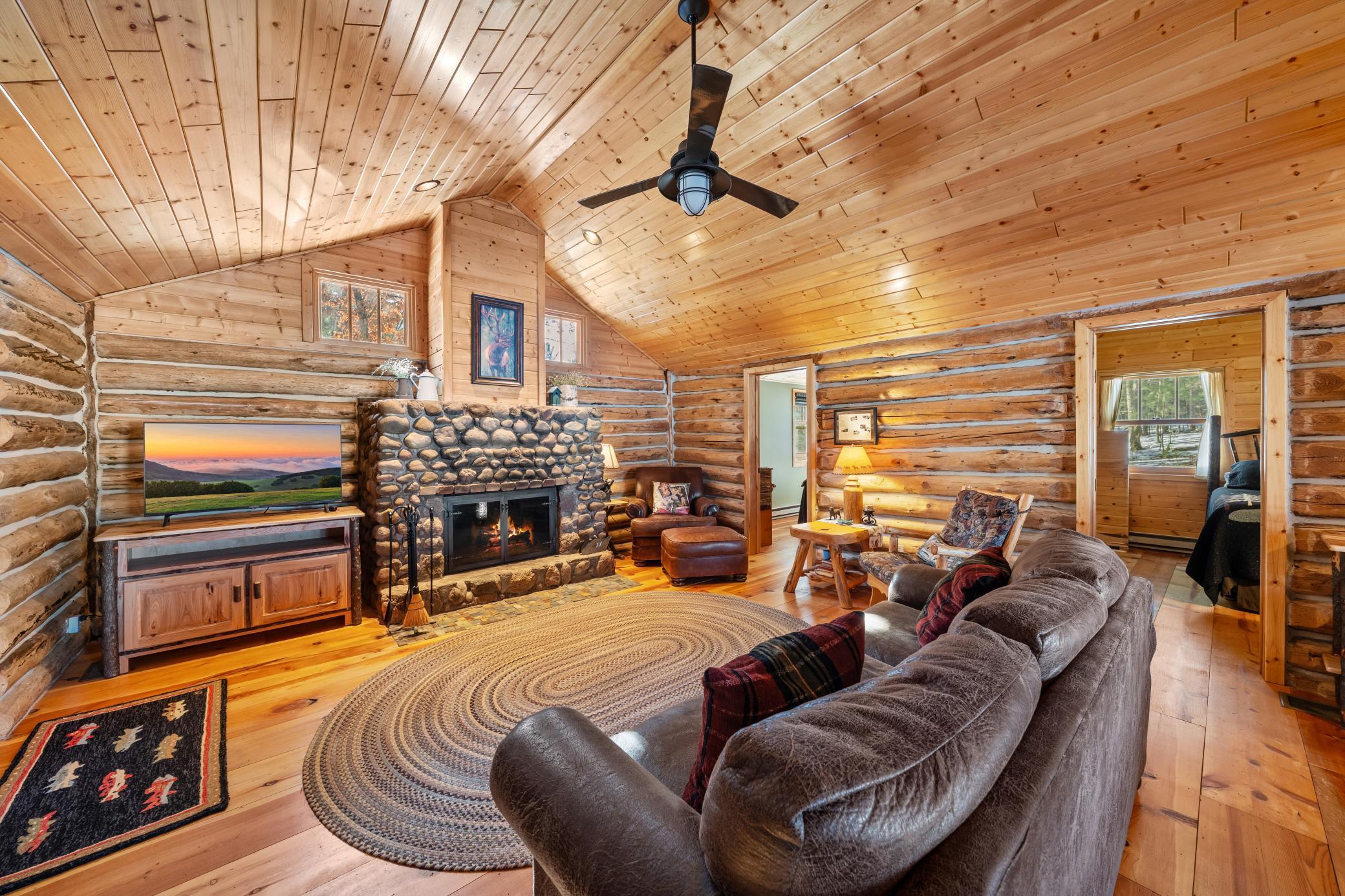 2922 E Long Lake Road Property Photo 8