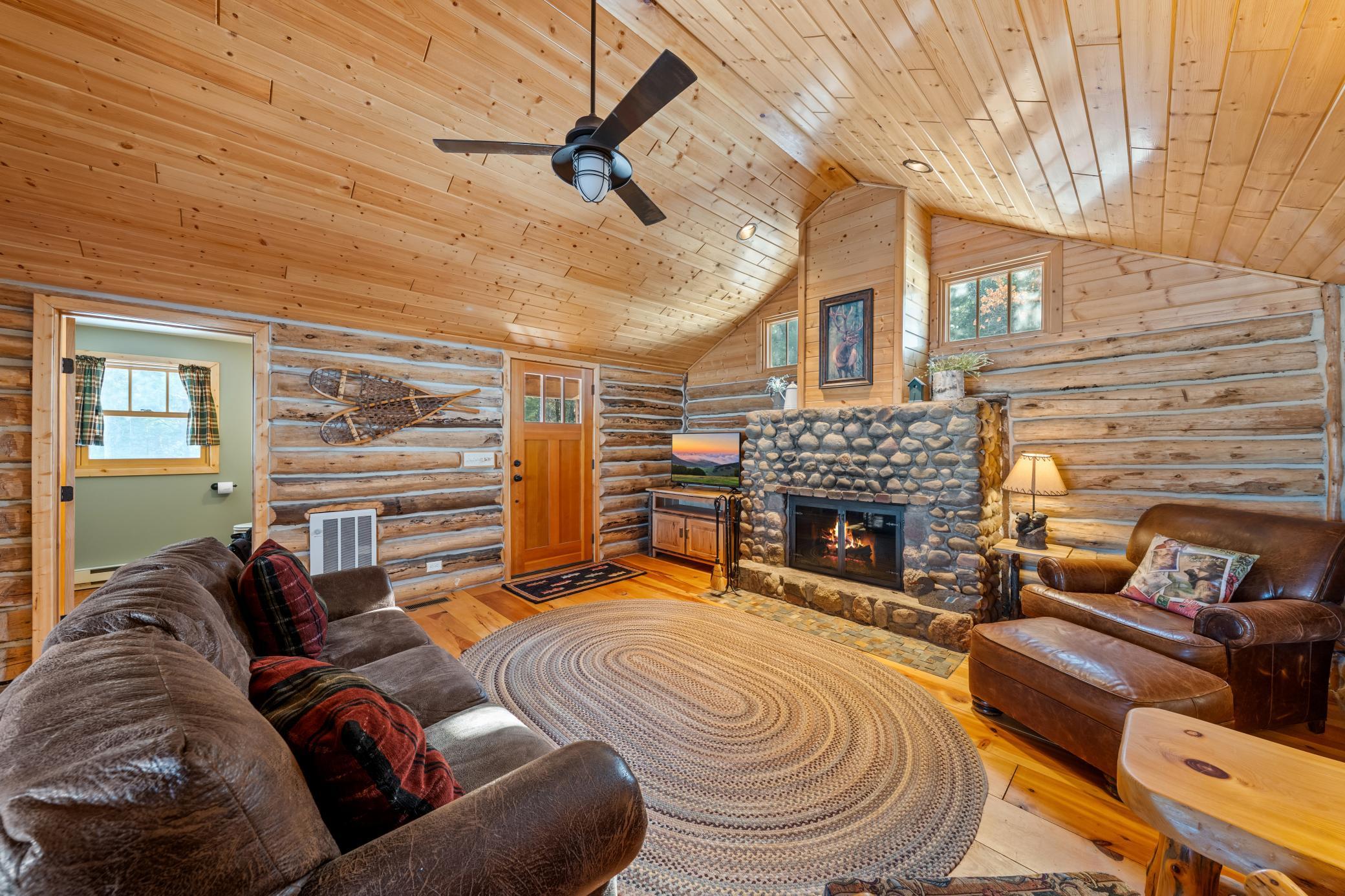 2922 E Long Lake Road Property Photo 9