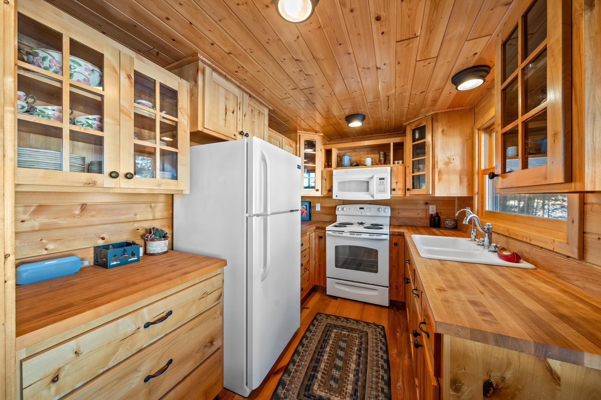 2922 E Long Lake Road Property Photo 14