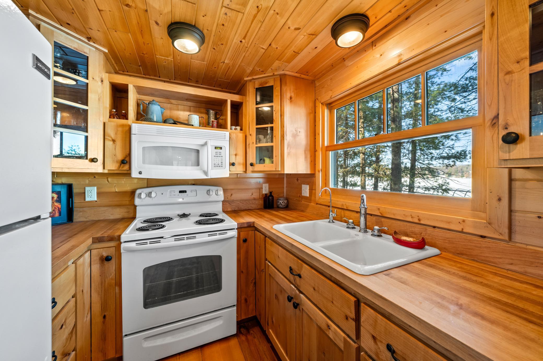 2922 E Long Lake Road Property Photo 15