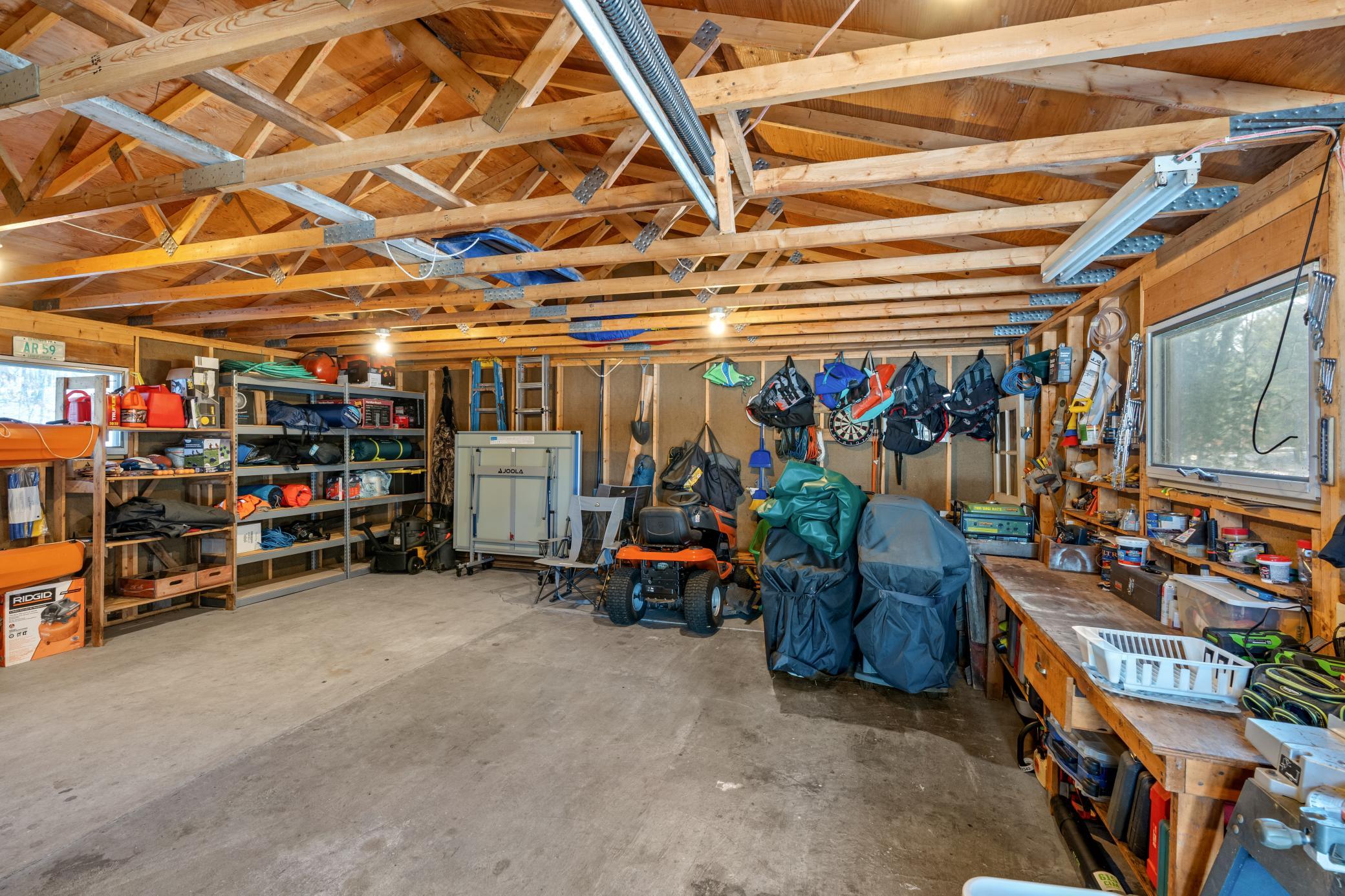 2922 E Long Lake Road Property Photo 33
