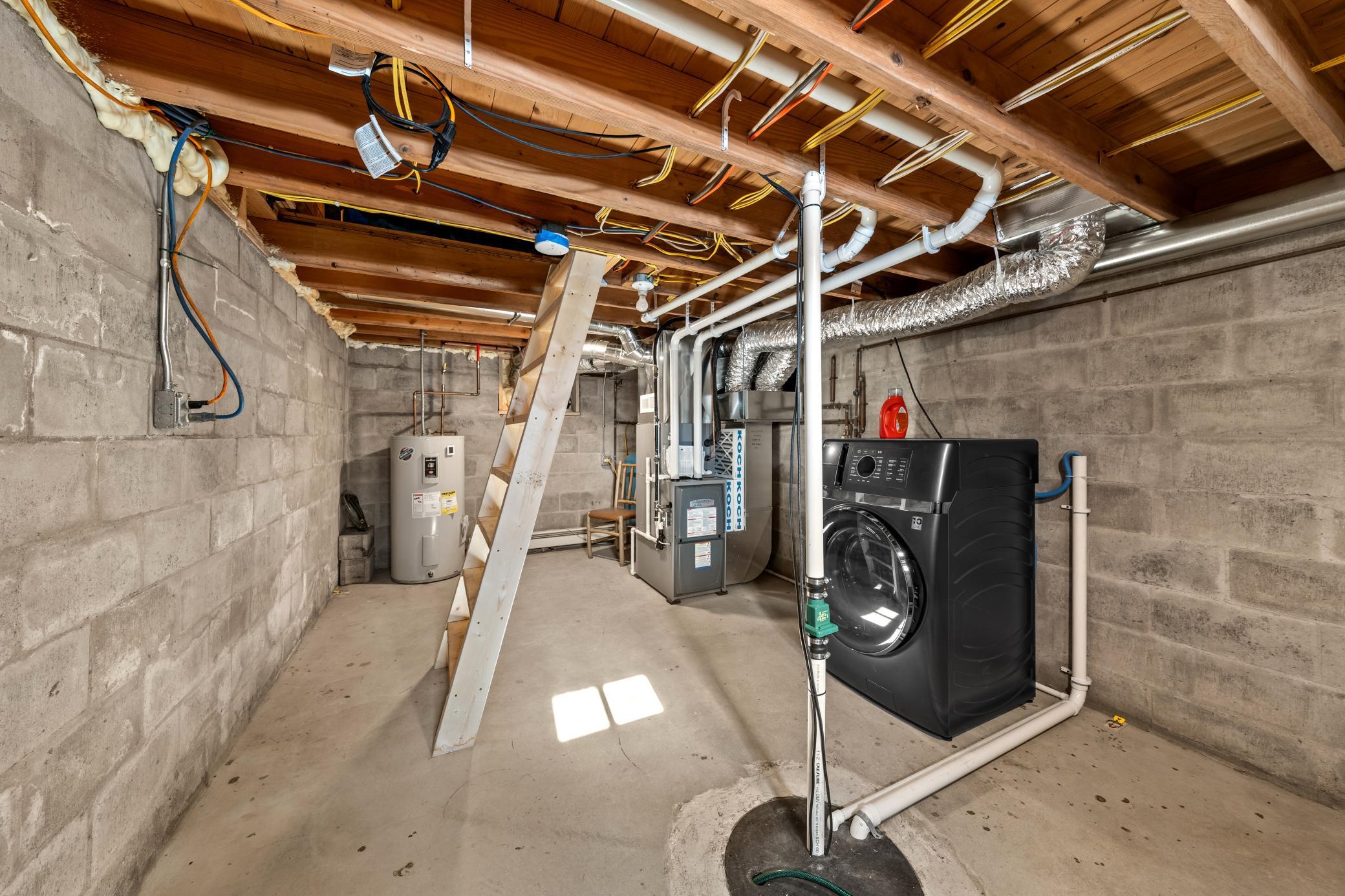 2922 E Long Lake Road Property Photo 35