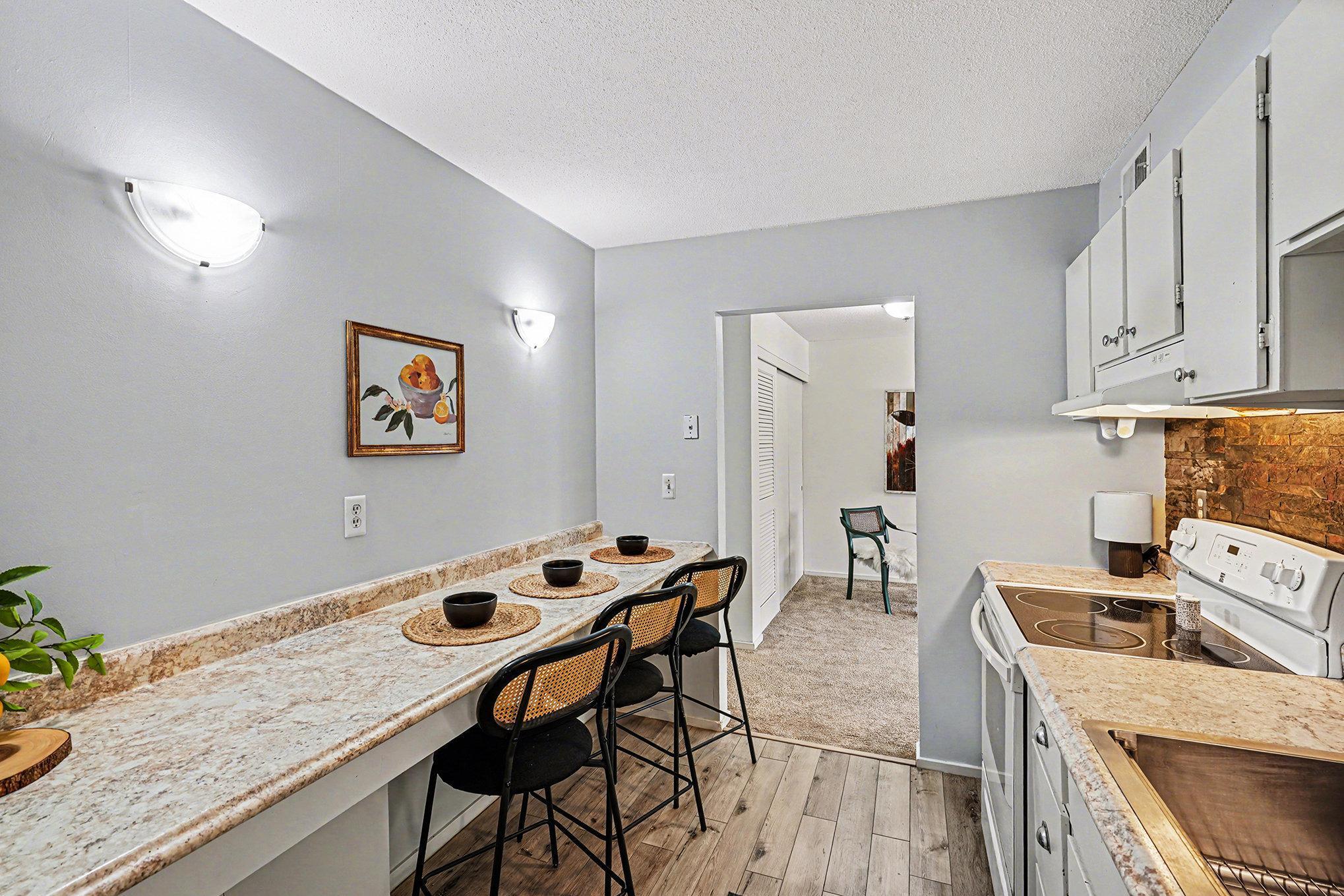 6423 Colony Way 3l Property Photo 6