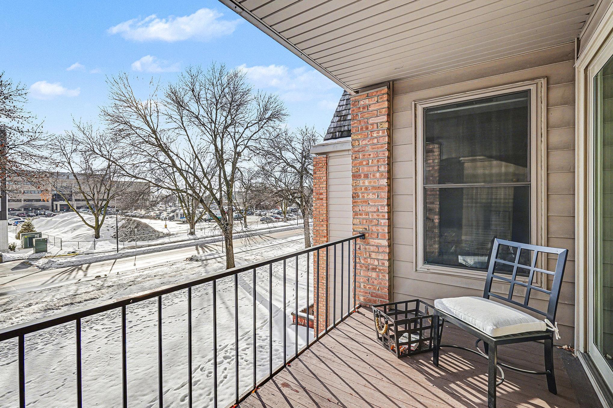 6423 Colony Way 3l Property Photo 10
