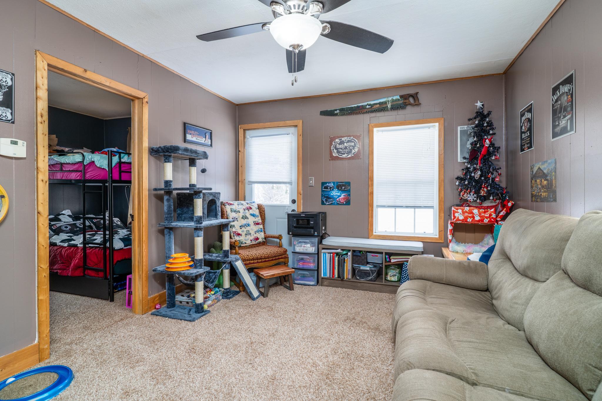 1221 Knight Avenue N Property Photo 3