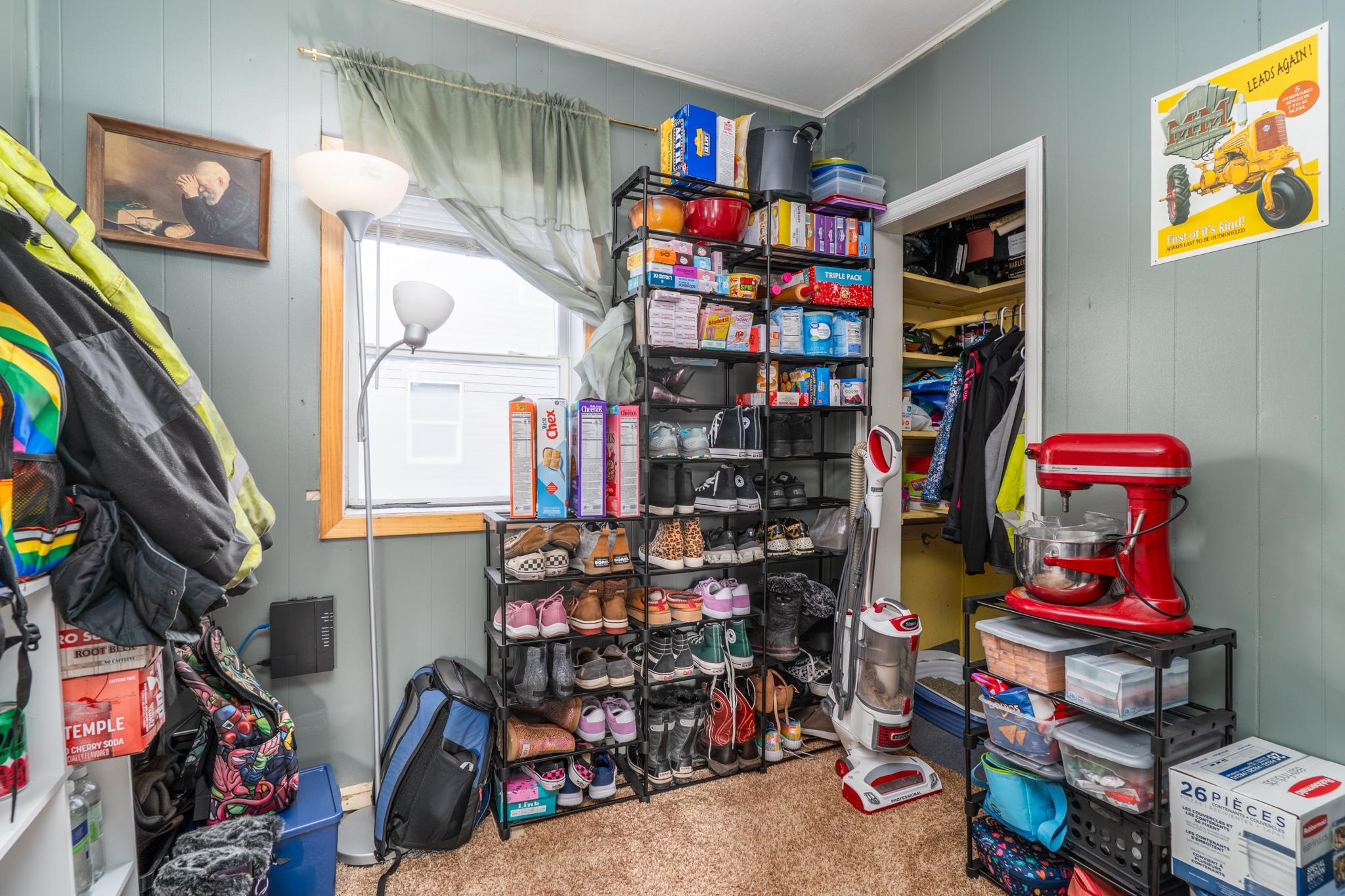 1221 Knight Avenue N Property Photo 10