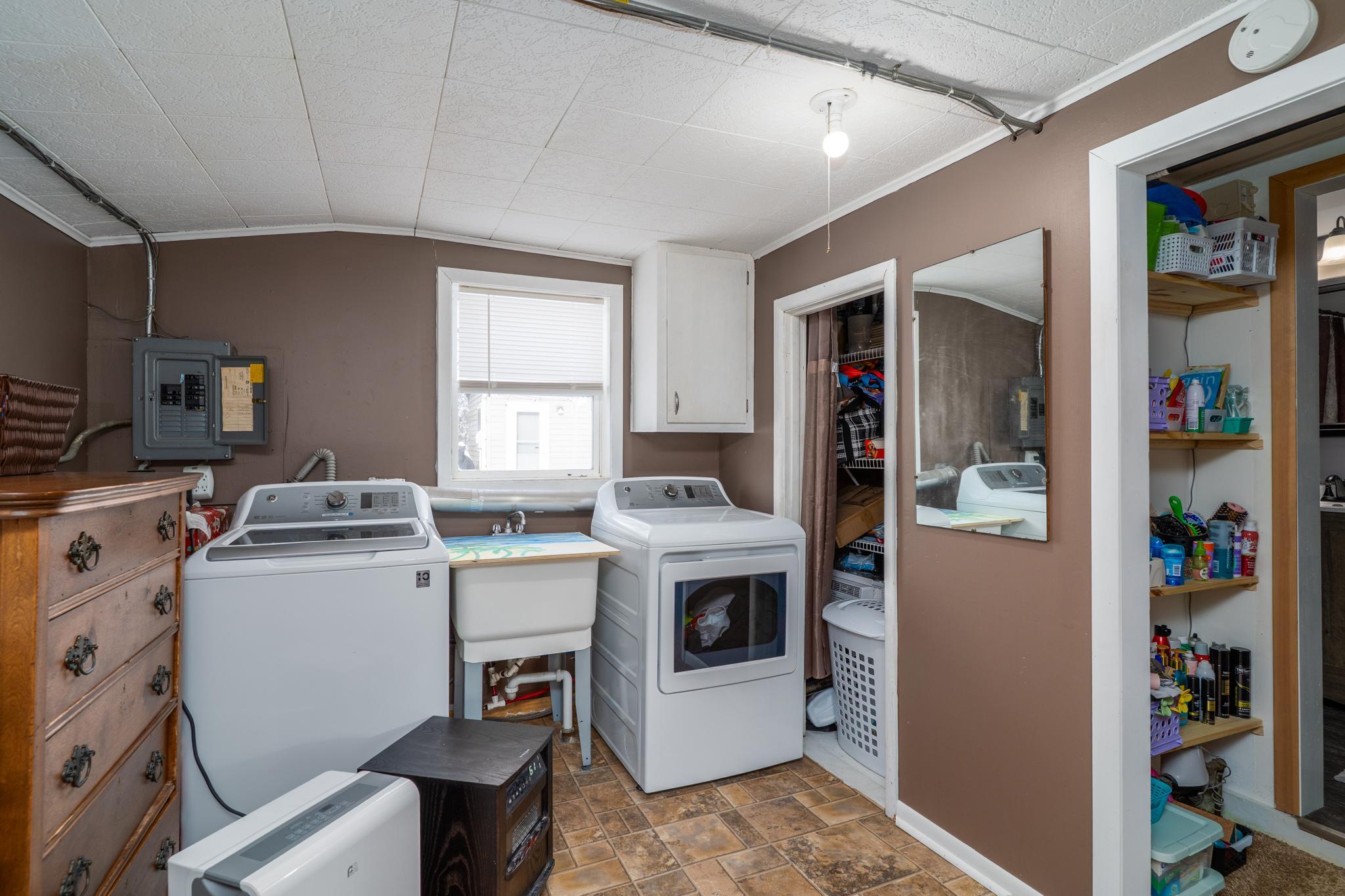 1221 Knight Avenue N Property Photo 15