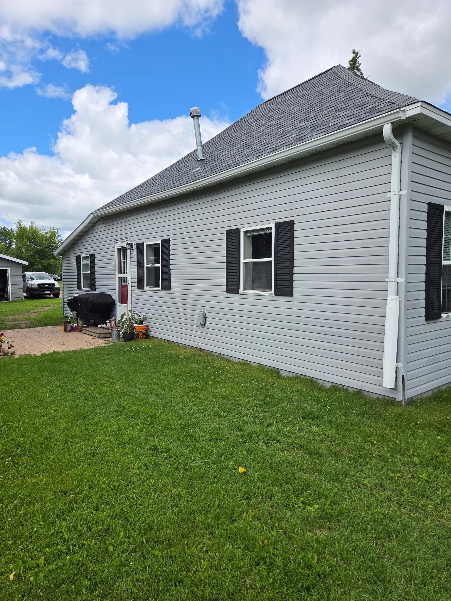 1221 Knight Avenue N Property Photo 17
