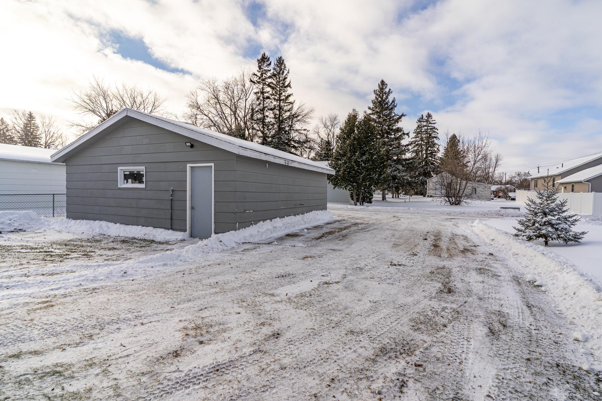 1221 Knight Avenue N Property Photo 21