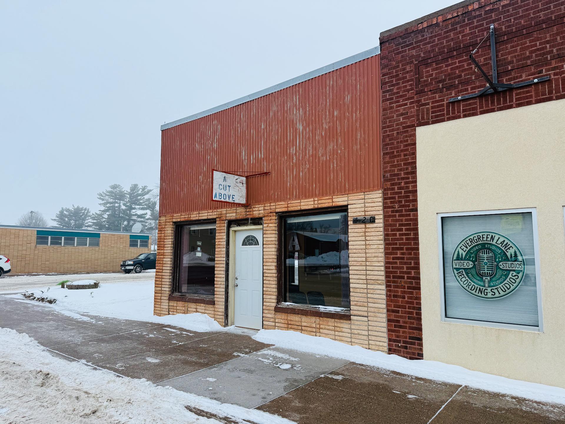 520 Main Street W