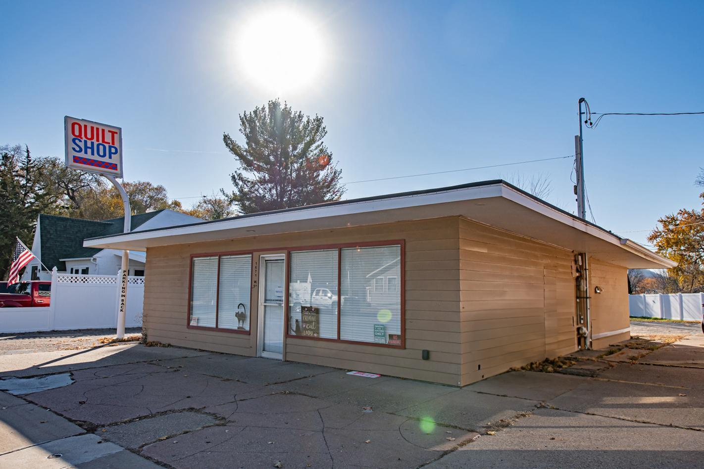 1671 W 5th Street Property Photo 3